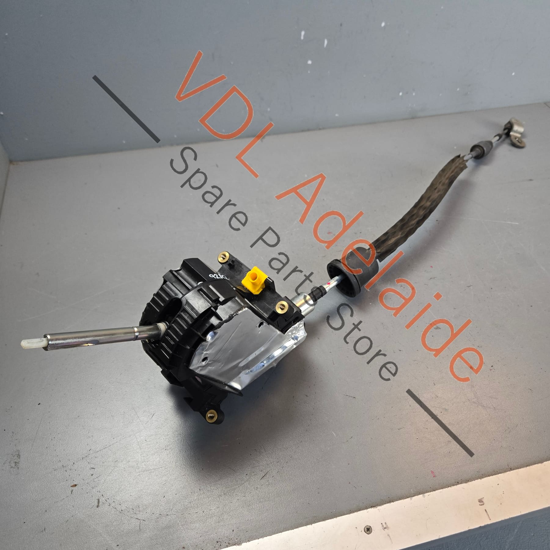 7P6713025AB    Porsche Cayenne 958 Gear Selector Shifter Lever 95842609310 7P6713025AB