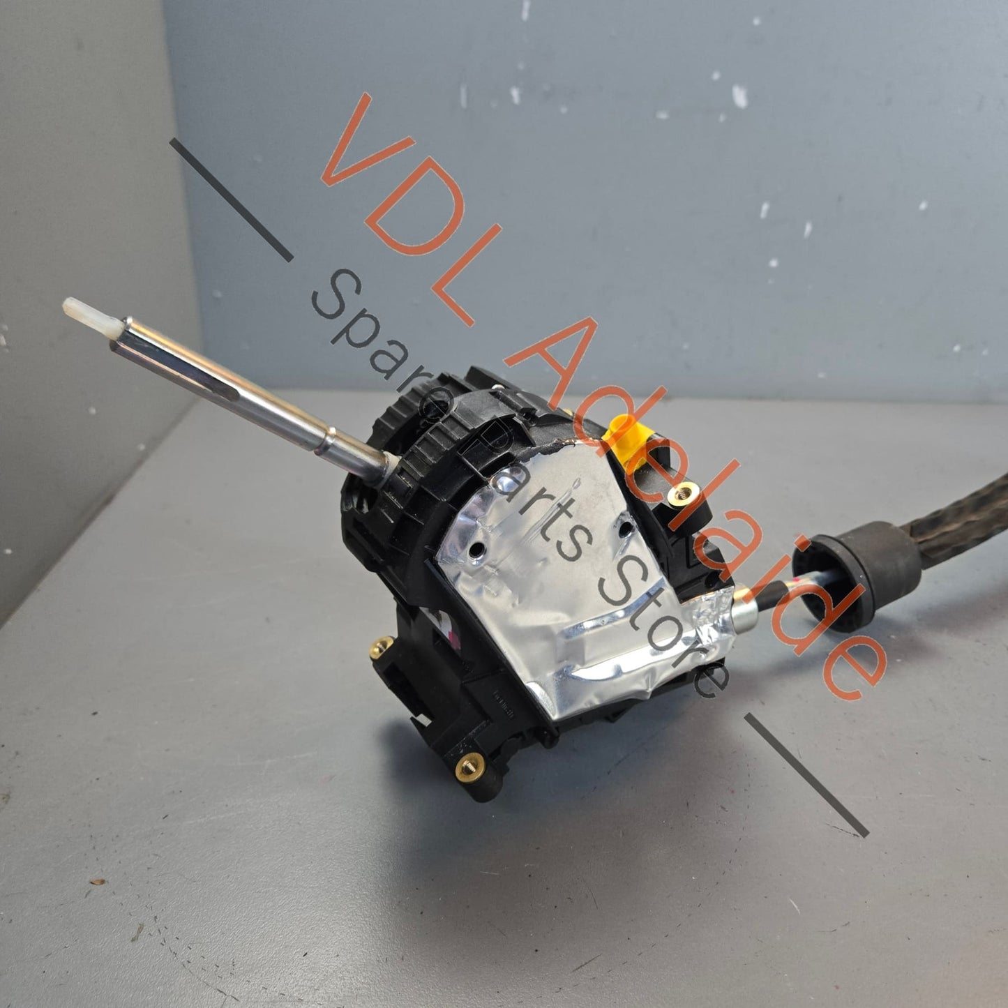 7P6713025AB    Porsche Cayenne 958 Gear Selector Shifter Lever 95842609310 7P6713025AB