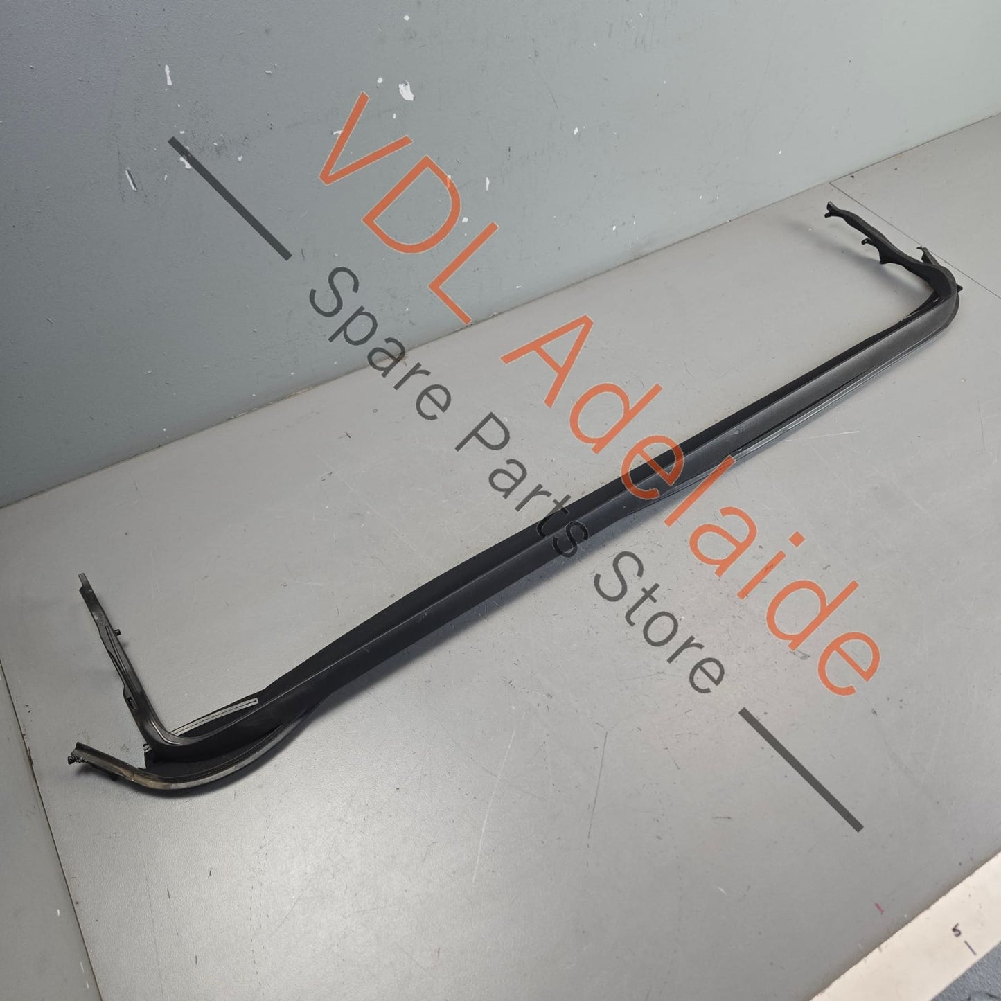 7P0877651 958877651   Porsche Cayenne 958 Sunroof Wind Deflector 7P0877651 95856265100