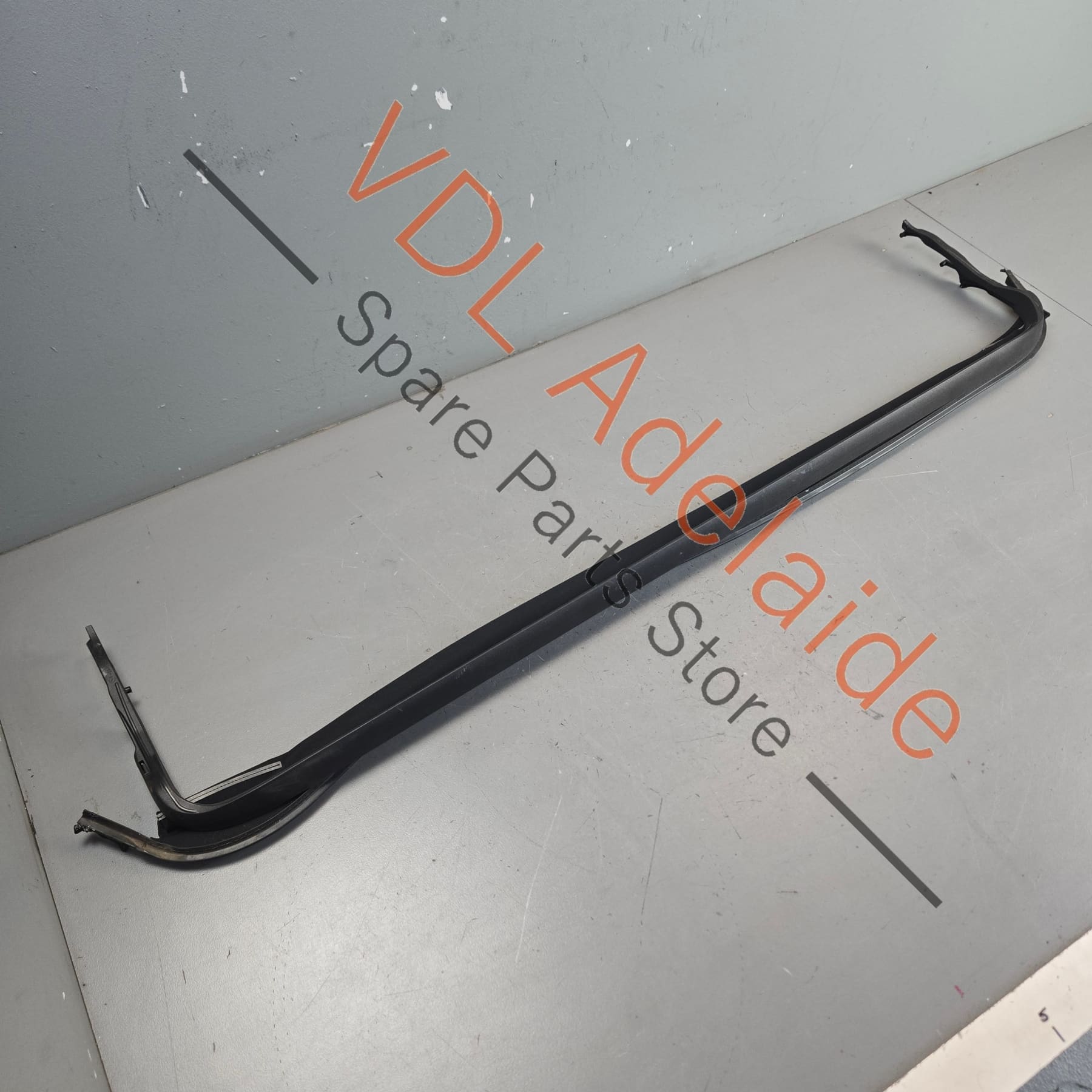 7P0877651 958877651   Porsche Cayenne 958 Sunroof Wind Deflector 7P0877651 95856265100
