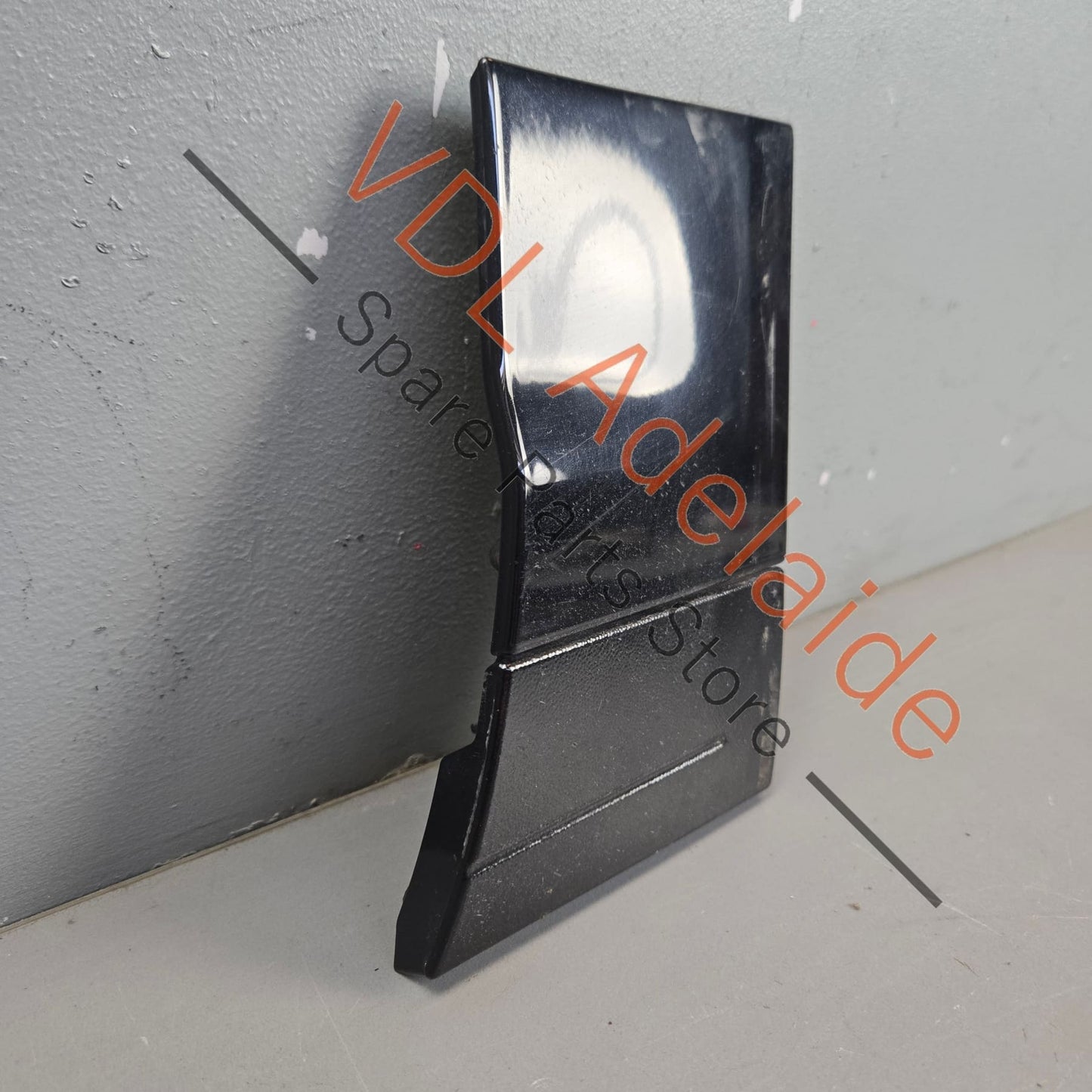 7P5854960D 95855996001   Porsche Cayenne GTS 958 Right Front Lower Fender Molding 95855996001 7P5854960D