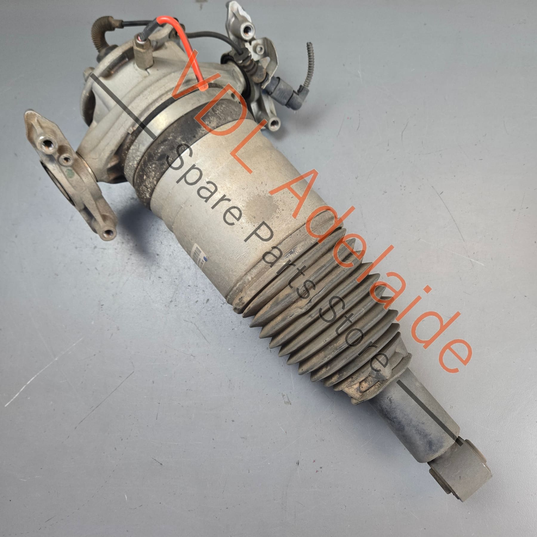 7P5616019AJ 95835801932   Porsche Cayenne 958 GTS Turbo Rear Left Air Suspension Strut 7P5616019AJ 95835801932