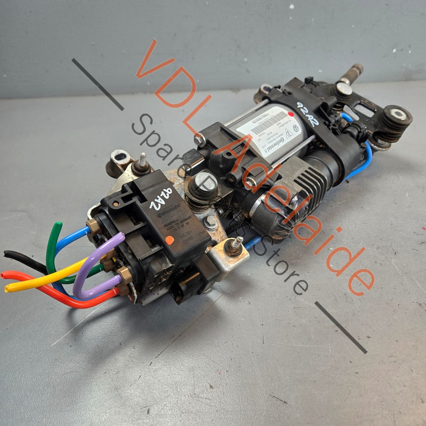 7P0616006F 958698007B 958698014A Genuine OEM Porsche Cayenne 92A 958 Air Suspension Pump and Valve Block 7P0616006F