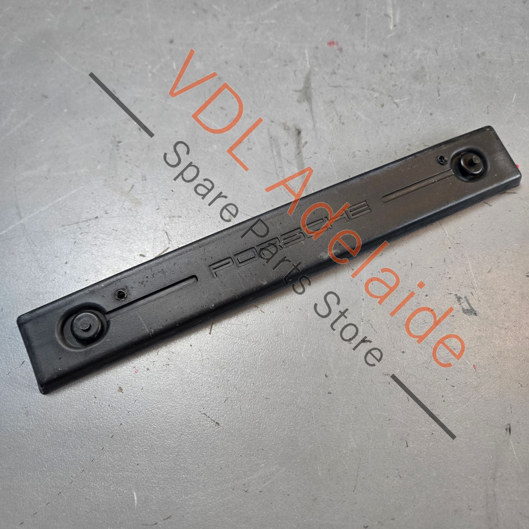 95870110510 7P5807287B  Porsche Cayenne GTS Front Bumper Licence Plate Holder Bracket 95870110510 7P5807287B