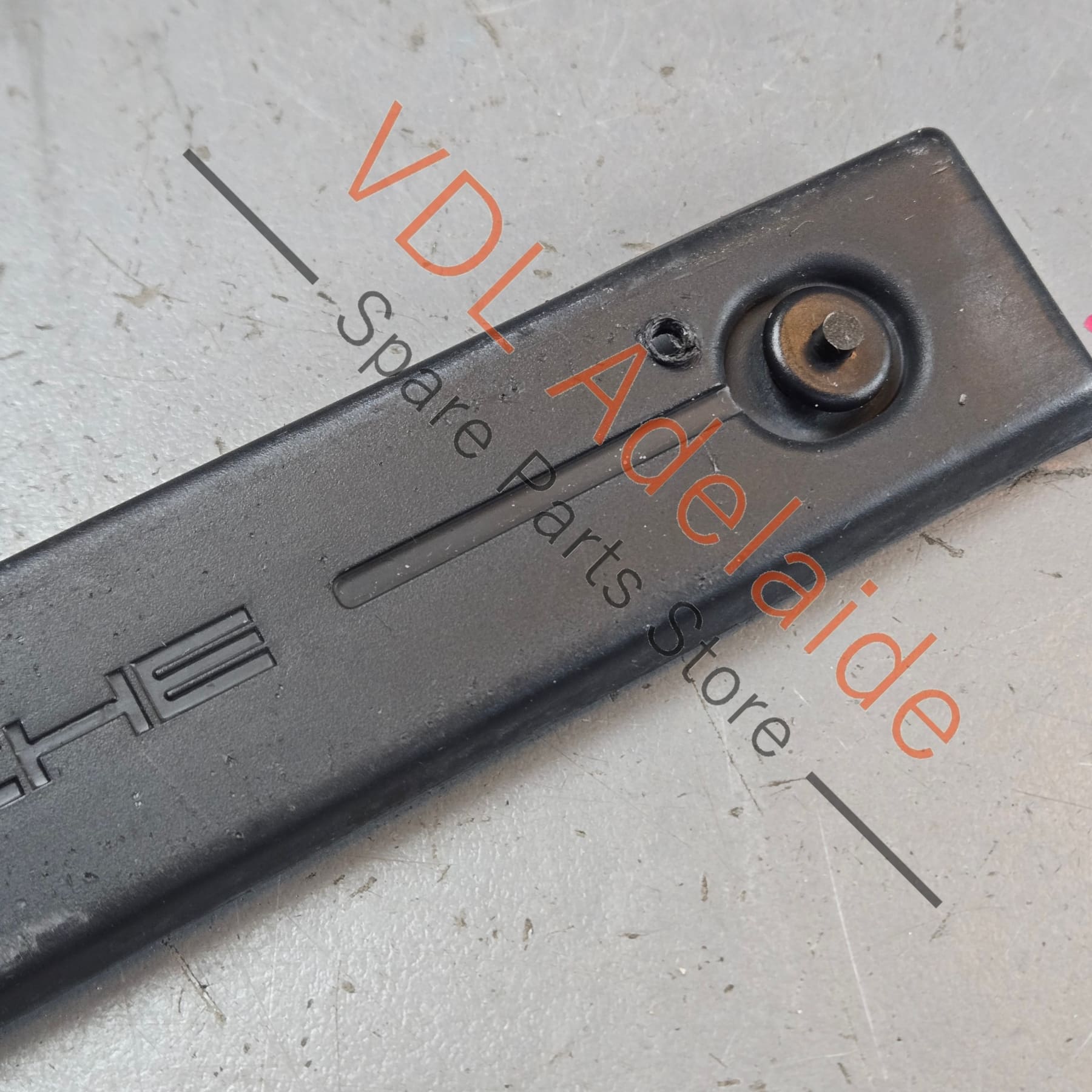 95870110510 7P5807287B  Porsche Cayenne GTS Front Bumper Licence Plate Holder Bracket 95870110510 7P5807287B
