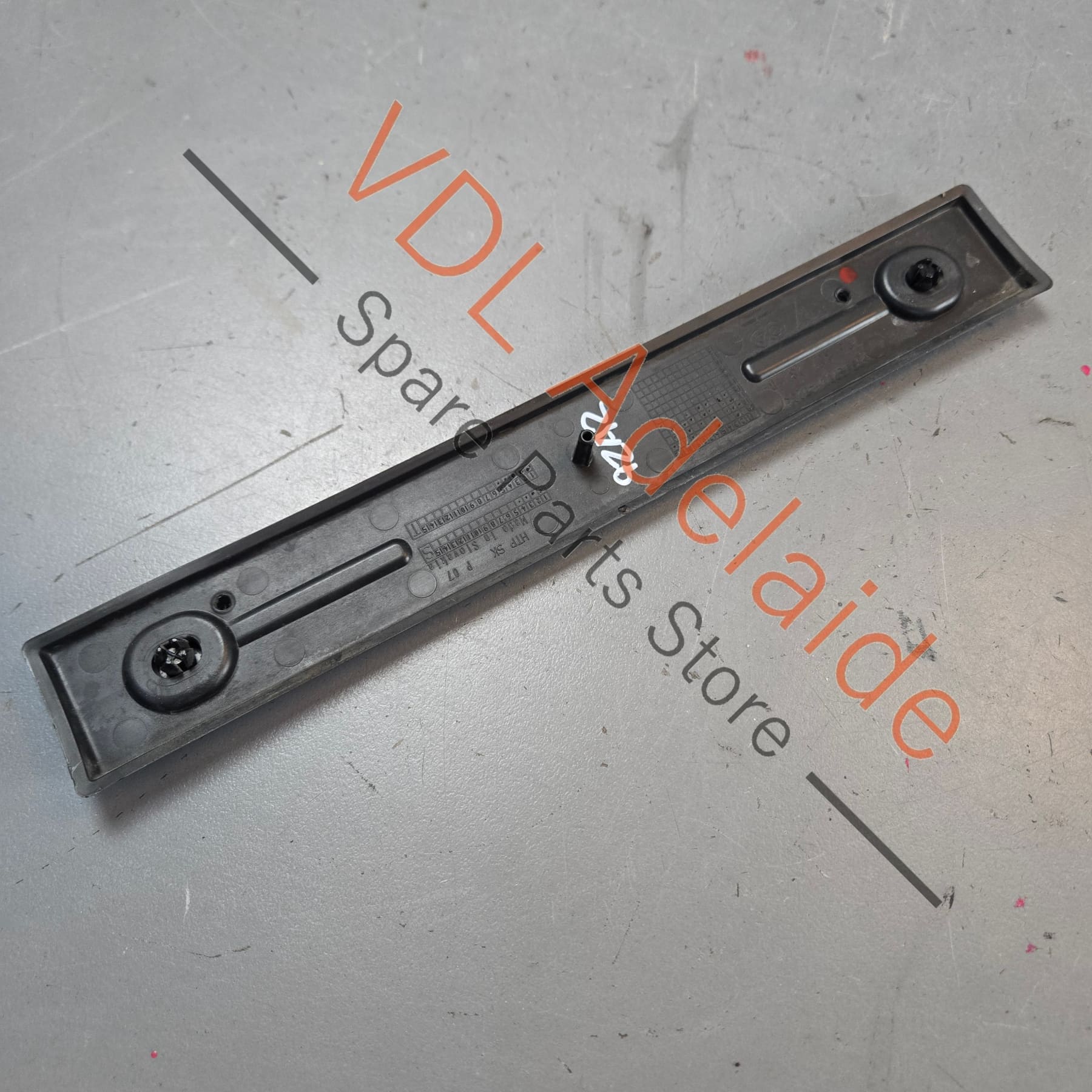 95870110510 7P5807287B  Porsche Cayenne GTS Front Bumper Licence Plate Holder Bracket 95870110510 7P5807287B