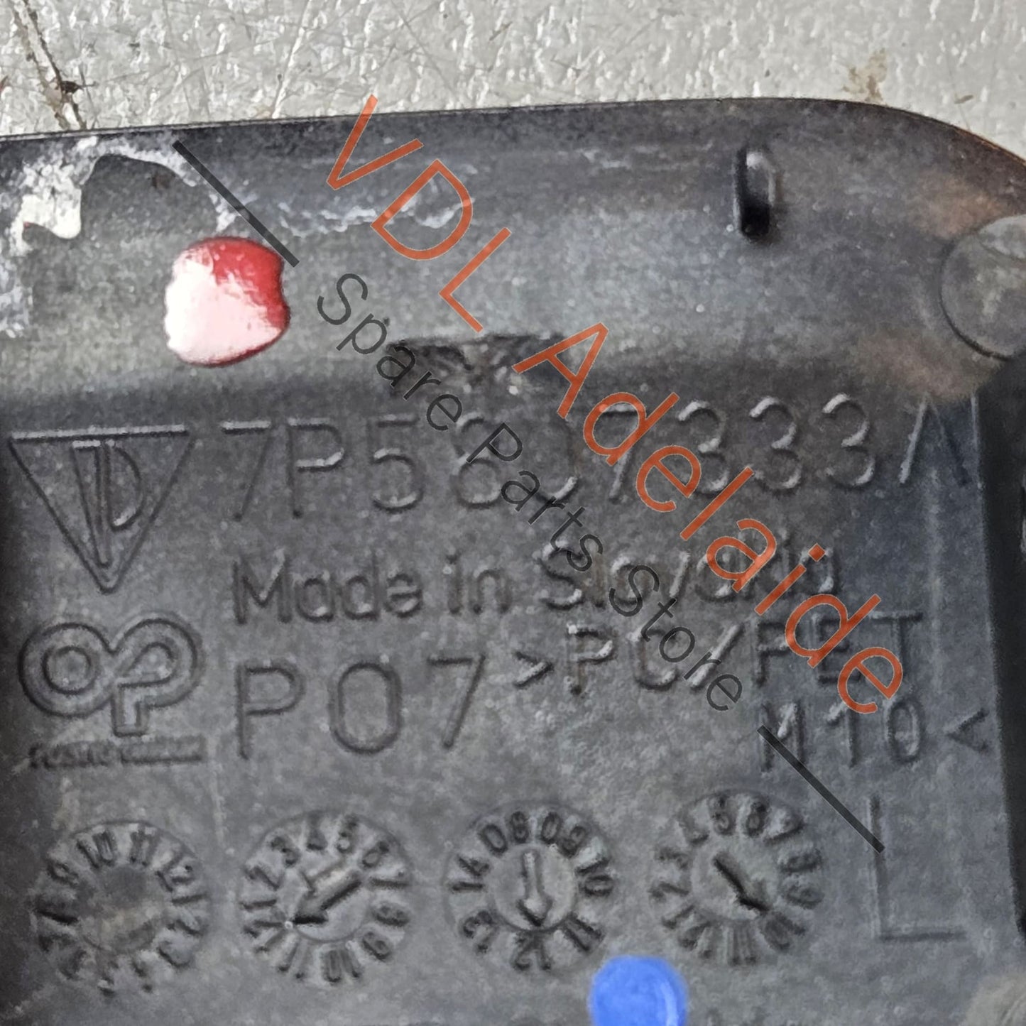 7P5807333A 95862830300  Porsche Cayenne 92A 958 GTS Front Bumper Washer Cover Left 7P5807333A 95862830300