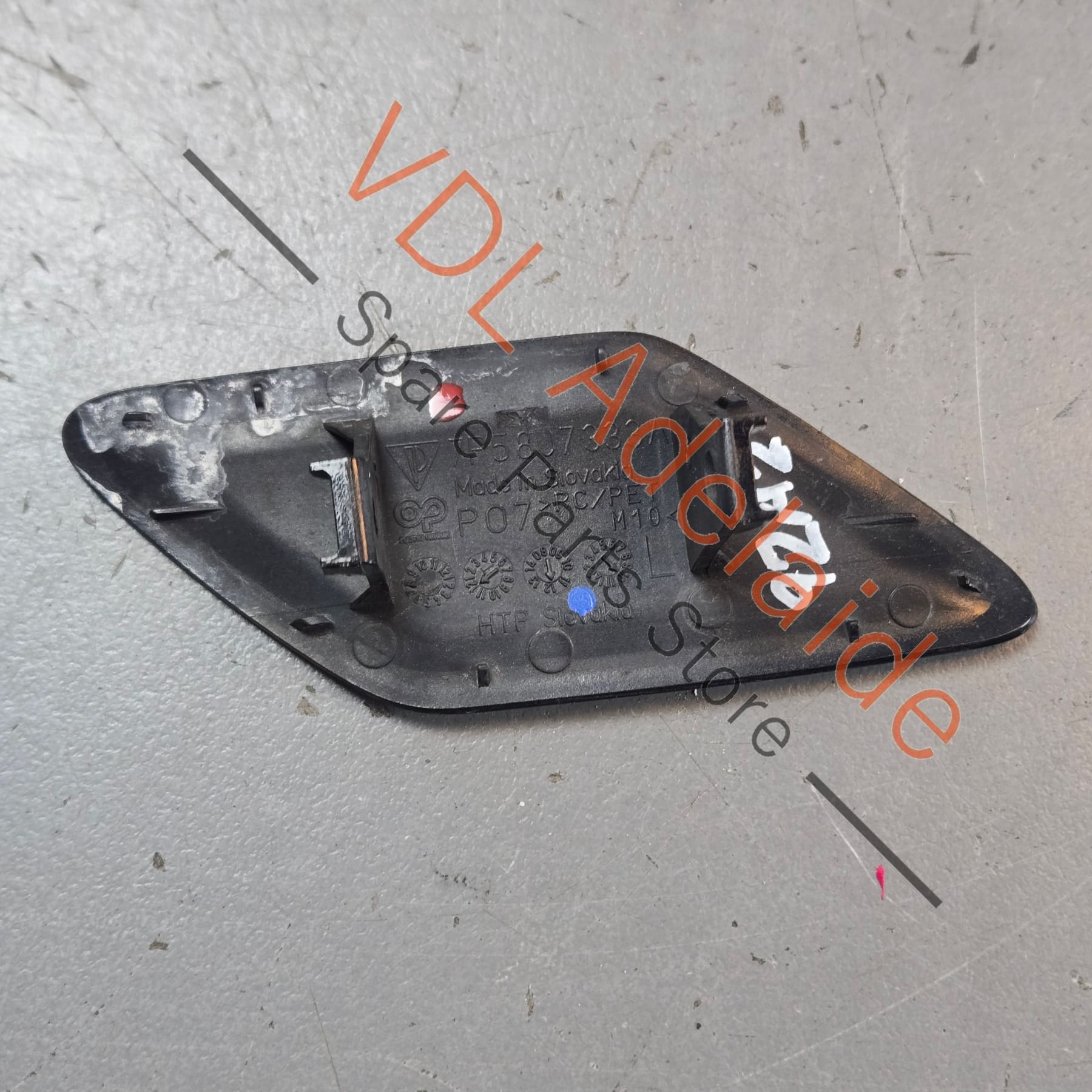 7P5807333A 95862830300  Porsche Cayenne 92A 958 GTS Front Bumper Washer Cover Left 7P5807333A 95862830300
