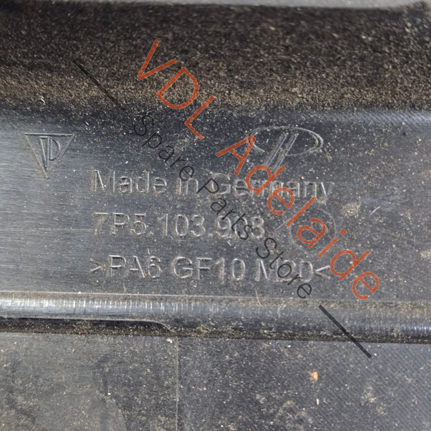 7PP103908 7PP103908B  Porsche Cayenne 92A 958 S GTS V8 4.8 Engine Trim Right Cyls 1-4 7PP103908