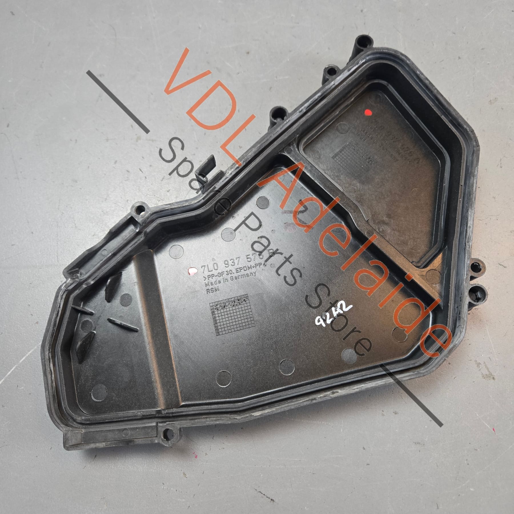 7L0937576B   Porsche Cayenne 92A 958 Touareg Q7 Cover for Fuse Panel and ECU 7L0937576B