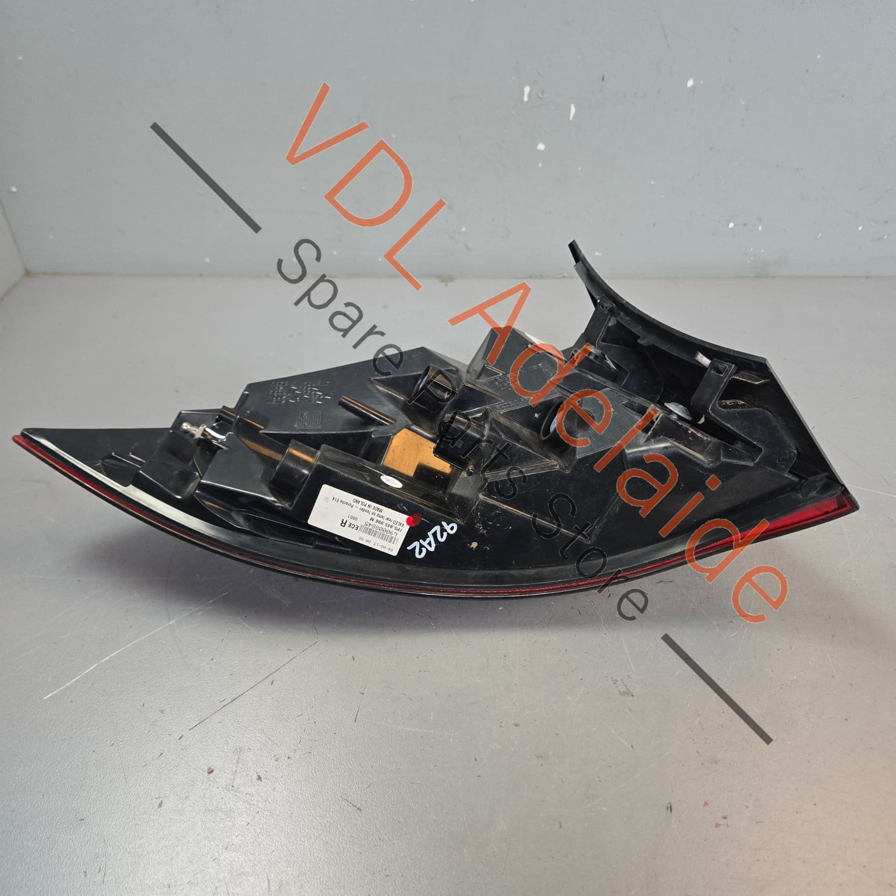 958945096B 7P5945096M  Porsche Cayenne GTS 92A 958 Right Outer Rear Light Tail Light 958945096B 7P5945096M Darkened Cherry Red