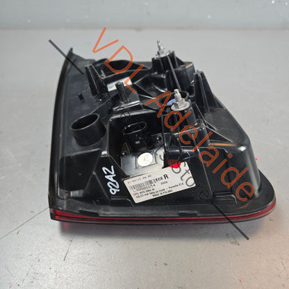 95863109420 7P5945094R  Porsche Cayenne GTS 92A 958 Right Inner Rear Light Tail Light 95863109420 7P5945094R Darkened Cherry Red