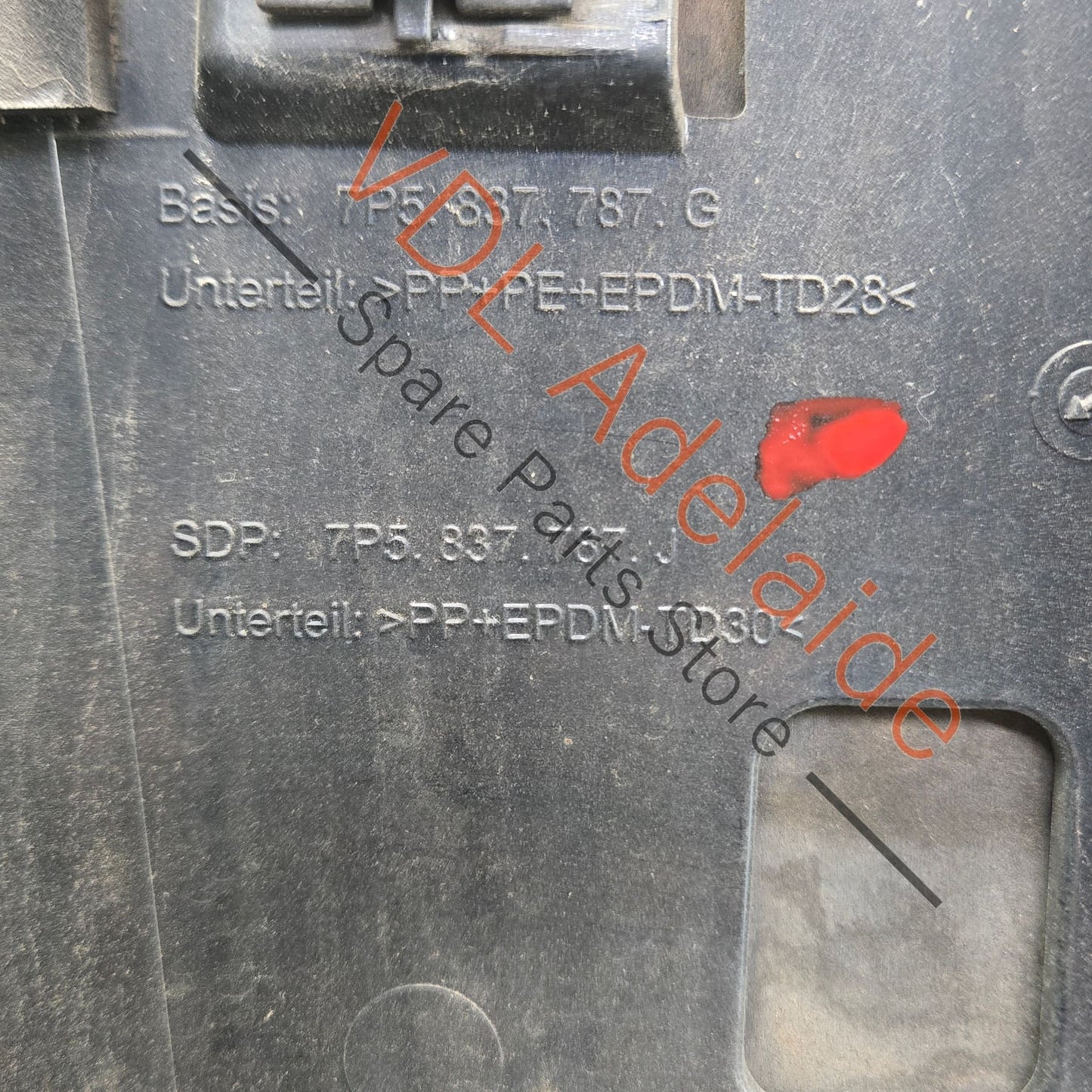 7P5837787G 95855978920  Porsche Cayenne GTS 92A 958 Left Rear Door Lower Molding 7P5837787G 95855978920