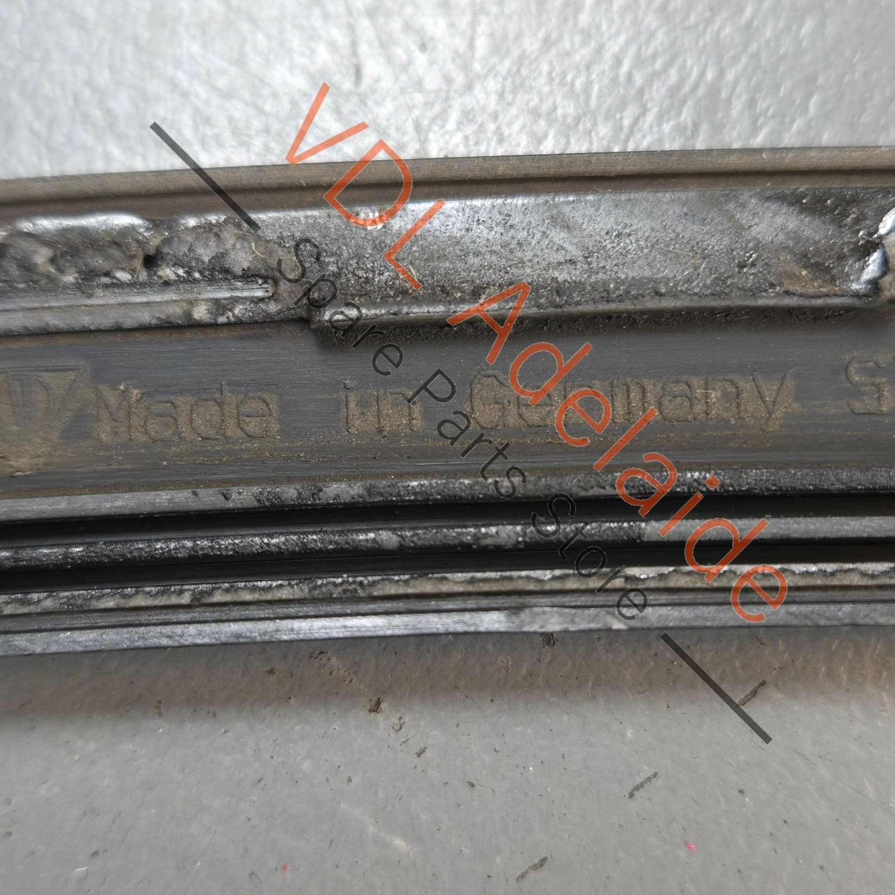 7P5853710B 95855971050  Porsche Cayenne GTS 92A 958 Right Rear Door Fender Flare Wheel Arch Molding 7P5853710B 95855971050