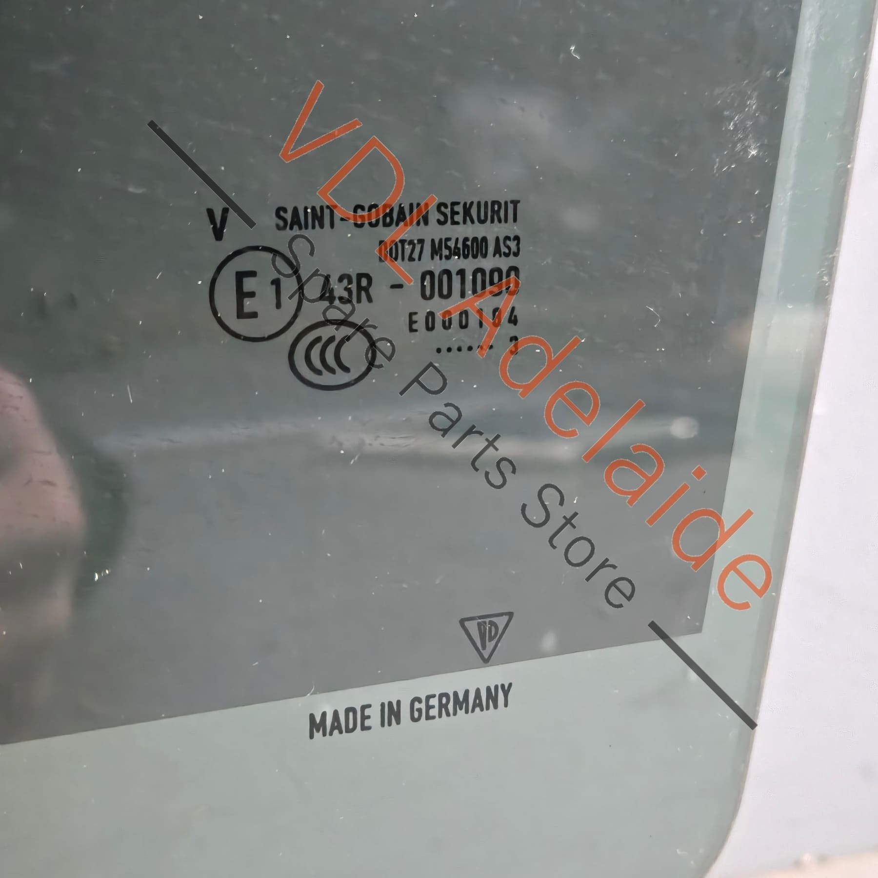 95854261206   Porsche Cayenne GTS 92A 958 Left Rear Door Glass Dark Tinted 95854261105