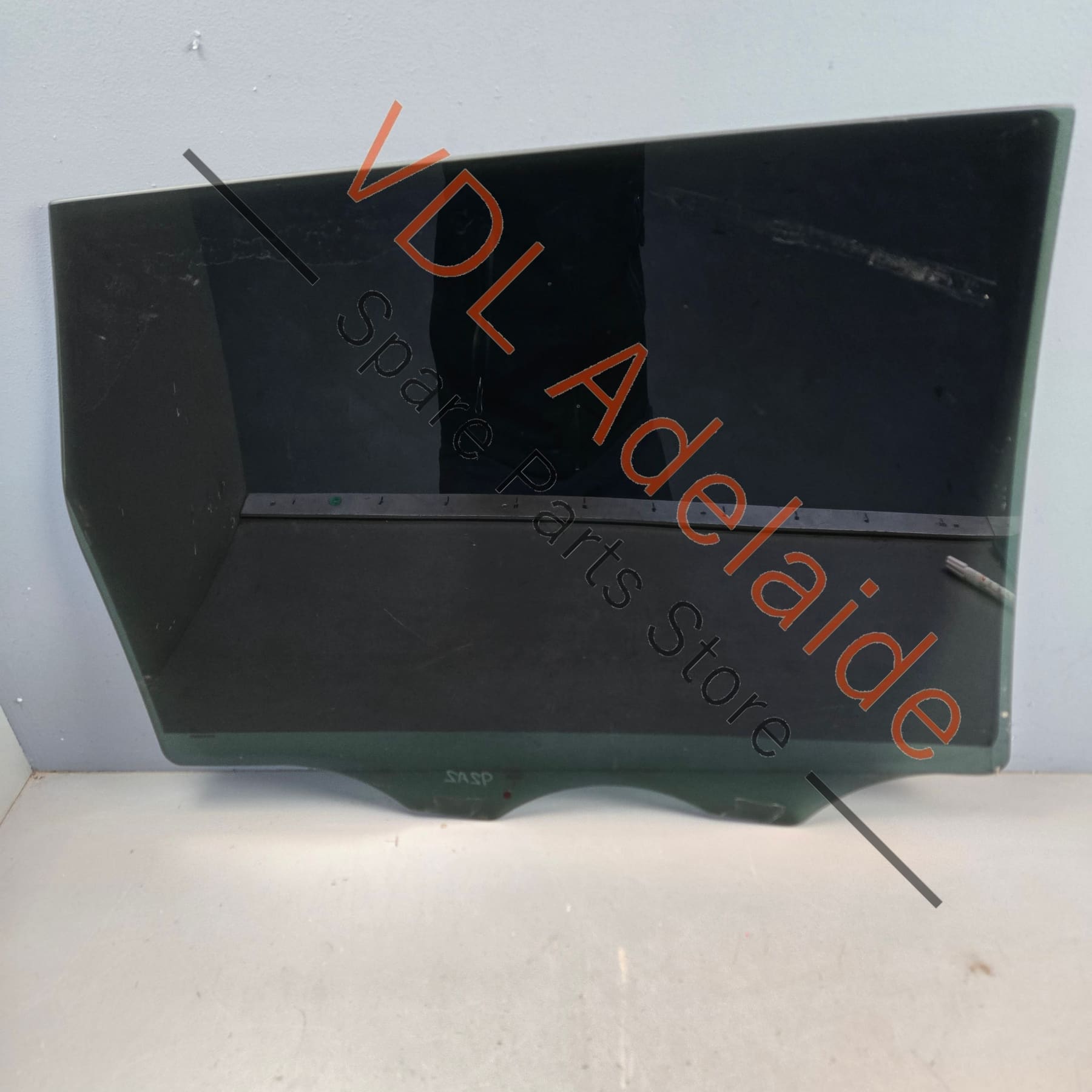 95854261206   Porsche Cayenne GTS 92A 958 Left Rear Door Glass Dark Tinted 95854261105