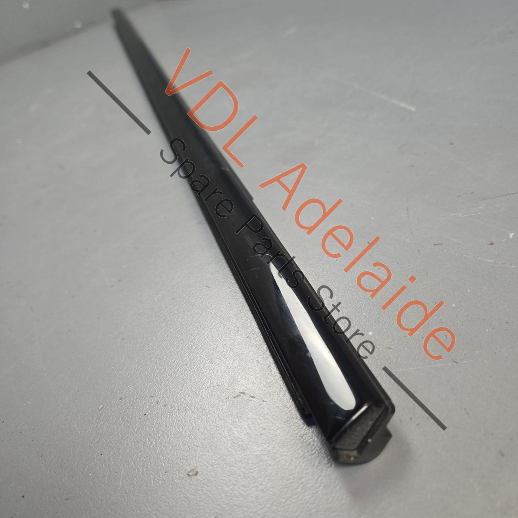 PAA839476 7P5837476F 95855947811 Porsche Cayenne 92A 958 Gloss Black Window Slot Seal Trim Molding 7P5839476F Rear Right PAA839476 95855947811