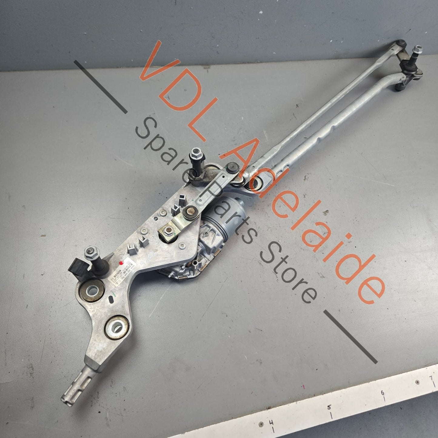 7P09551120 958955024A  Porsche Cayenne 92A 958 Windscreen Wiper Assembly 7P09551120 958955024A