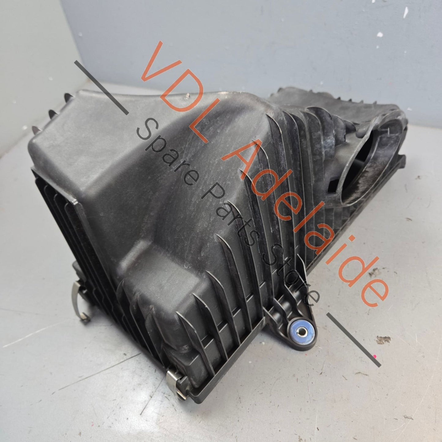 95811002185 7P5128607H  Porsche Cayenne 92A 958 GTS Left Air Filter Box Lid Cover 95811002185 7P5128607H