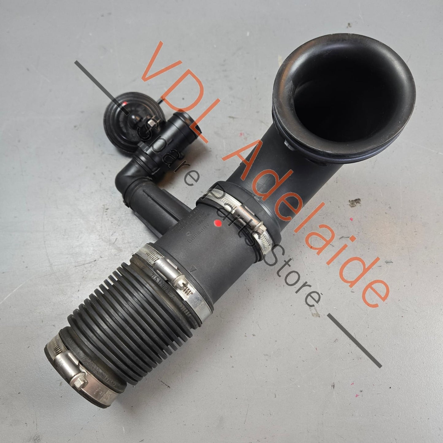 7P5129638 95811063800  Porsche Cayenne 92A 958 Air Filter Adapter Pipe with vacuum valve 7P5129638 95811063800
