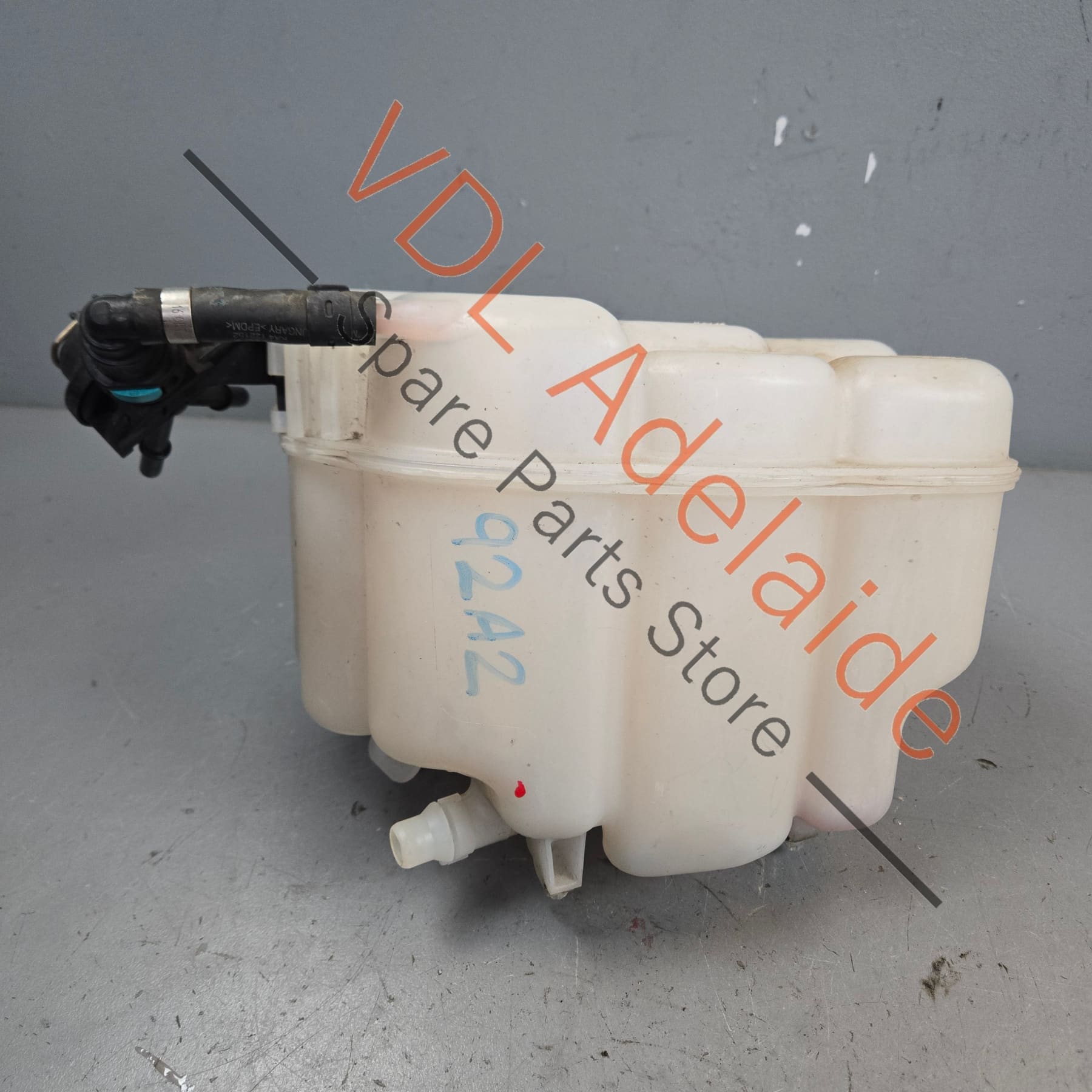 95810615100 7P0121407  Porsche Cayenne 92A 958 Coolant Overflow Bottle Reservoir 95810615100 7P0121407