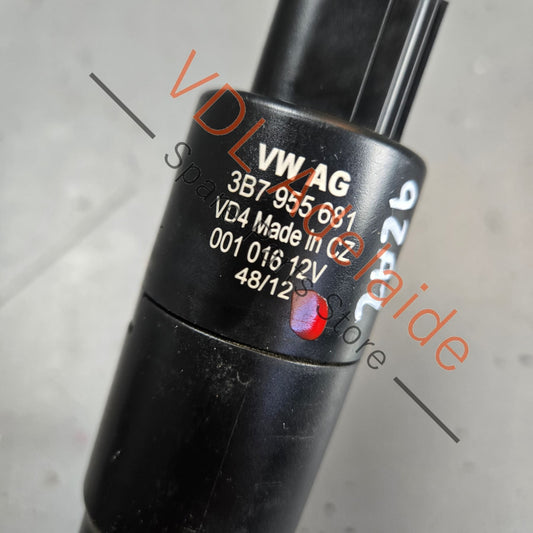3B7955681   Genuine VW Audi Windscreen Washer Pump Motor Single Outlet Type 3B7955681