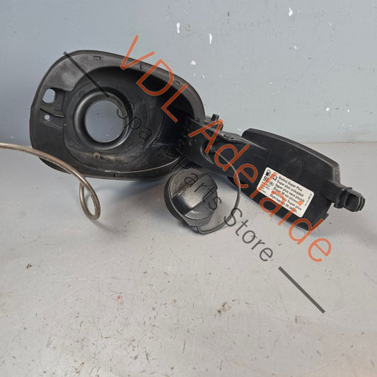 95850485700 95850485702 7P5809857C Porsche Cayenne 92A 958 Fuel Filler Door 95850485700 7P5809857C