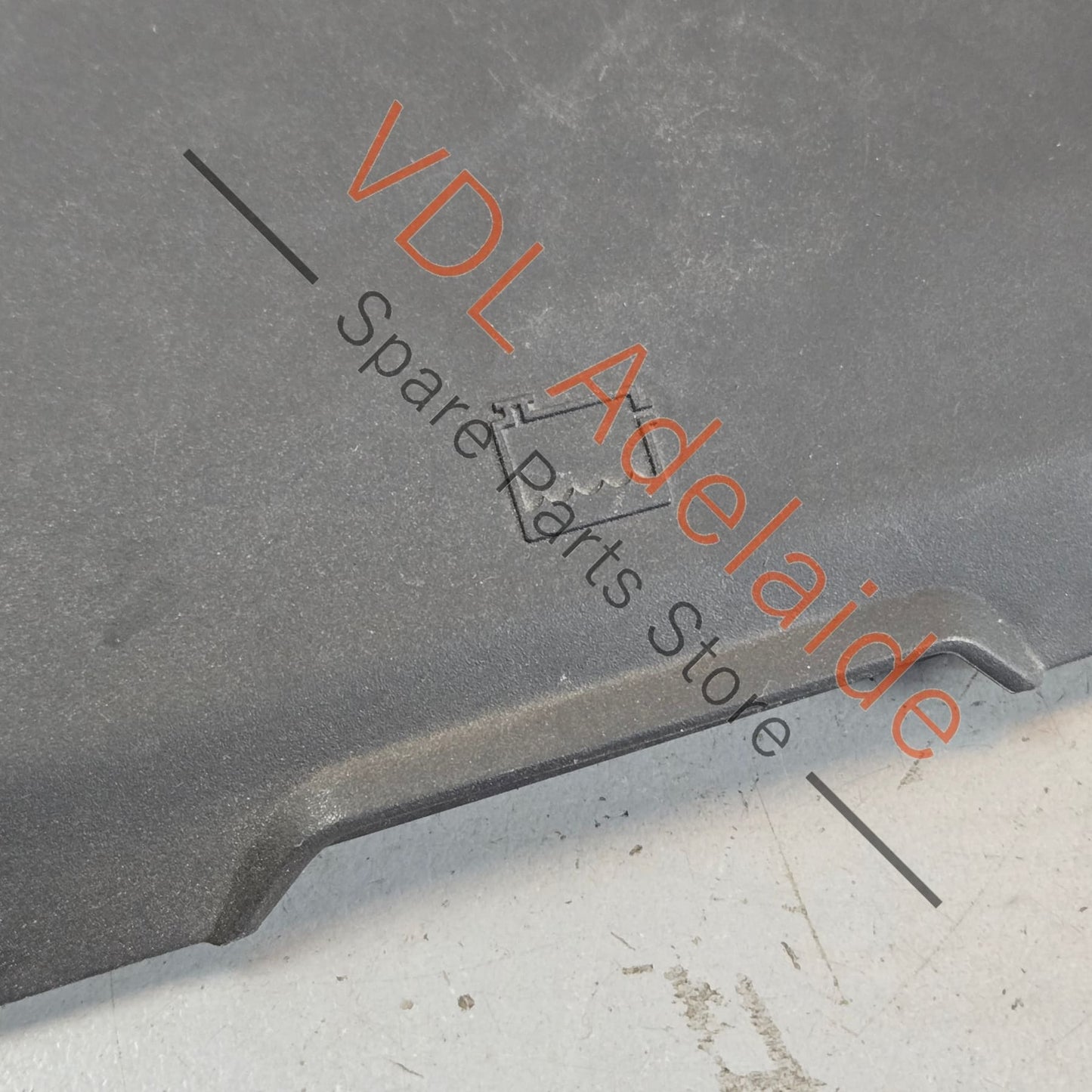 7P5806100   Porsche Cayenne 92A 958 Engine Bay Coolant Tank Cover Trim Right Side Top 7P5806100