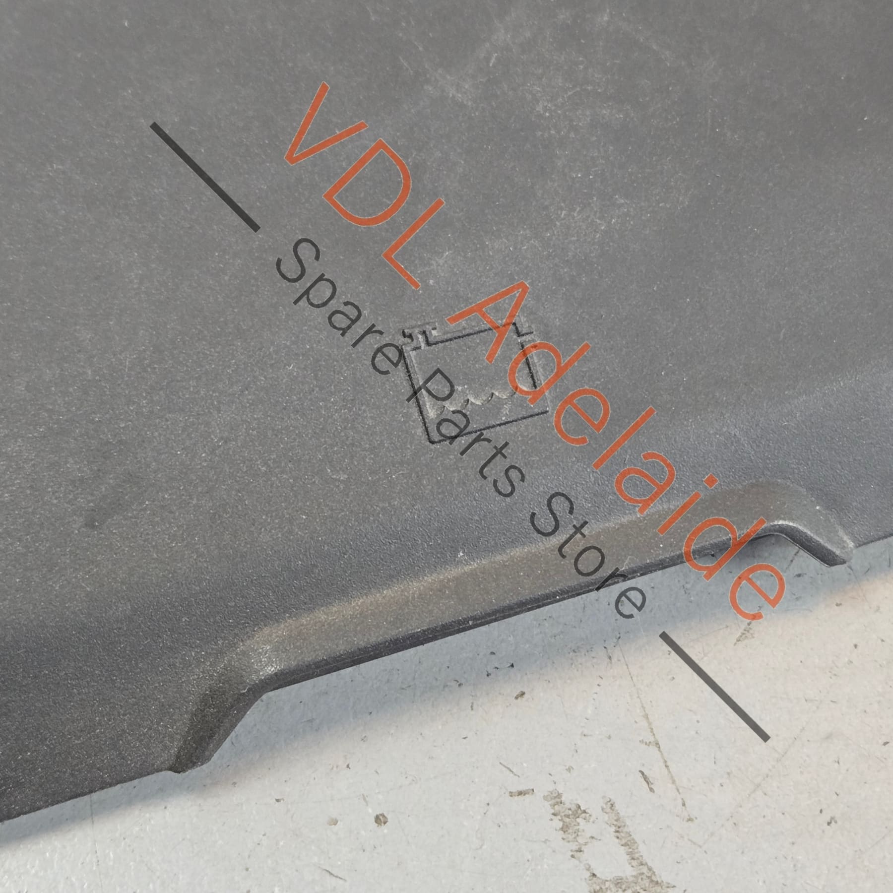 7P5806100   Porsche Cayenne 92A 958 Engine Bay Coolant Tank Cover Trim Right Side Top 7P5806100
