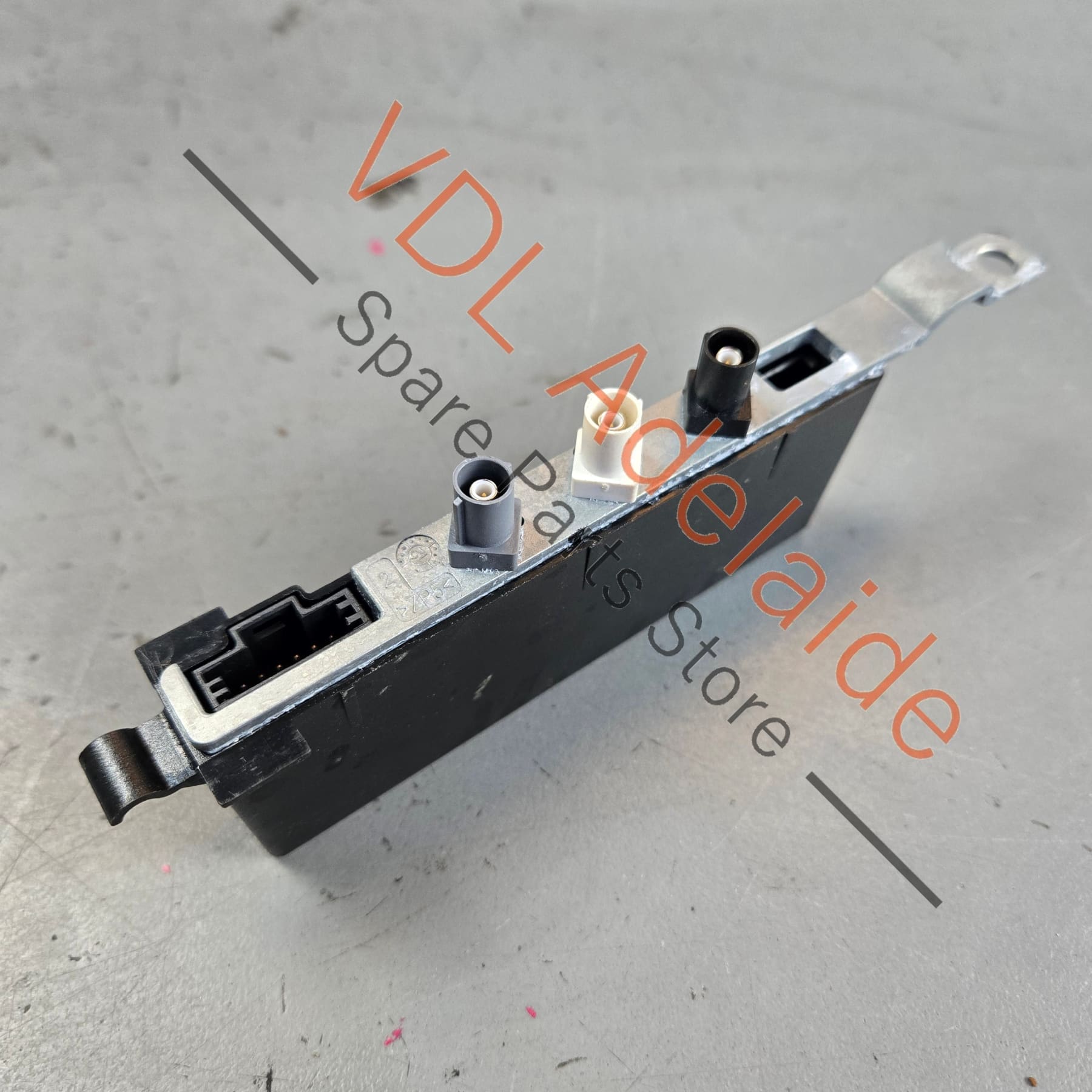 7P5035225N   Porsche Cayenne 92A 958 Aerial Antenna Amplifier 7P5035225N
