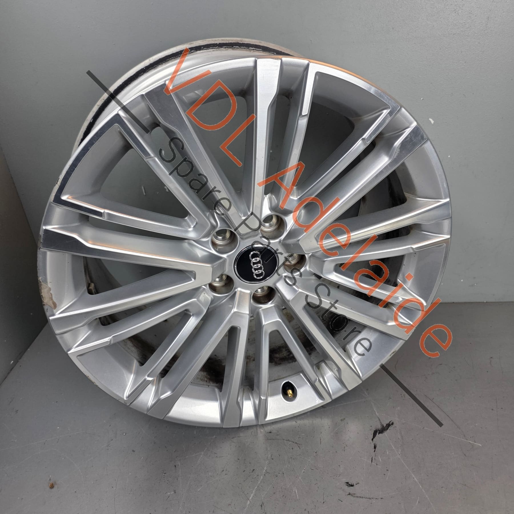 8W0601025BE   Audi A4 S4 B9 Alloy Wheel 19 x 8.5 8W0601025BE Genuine OEM