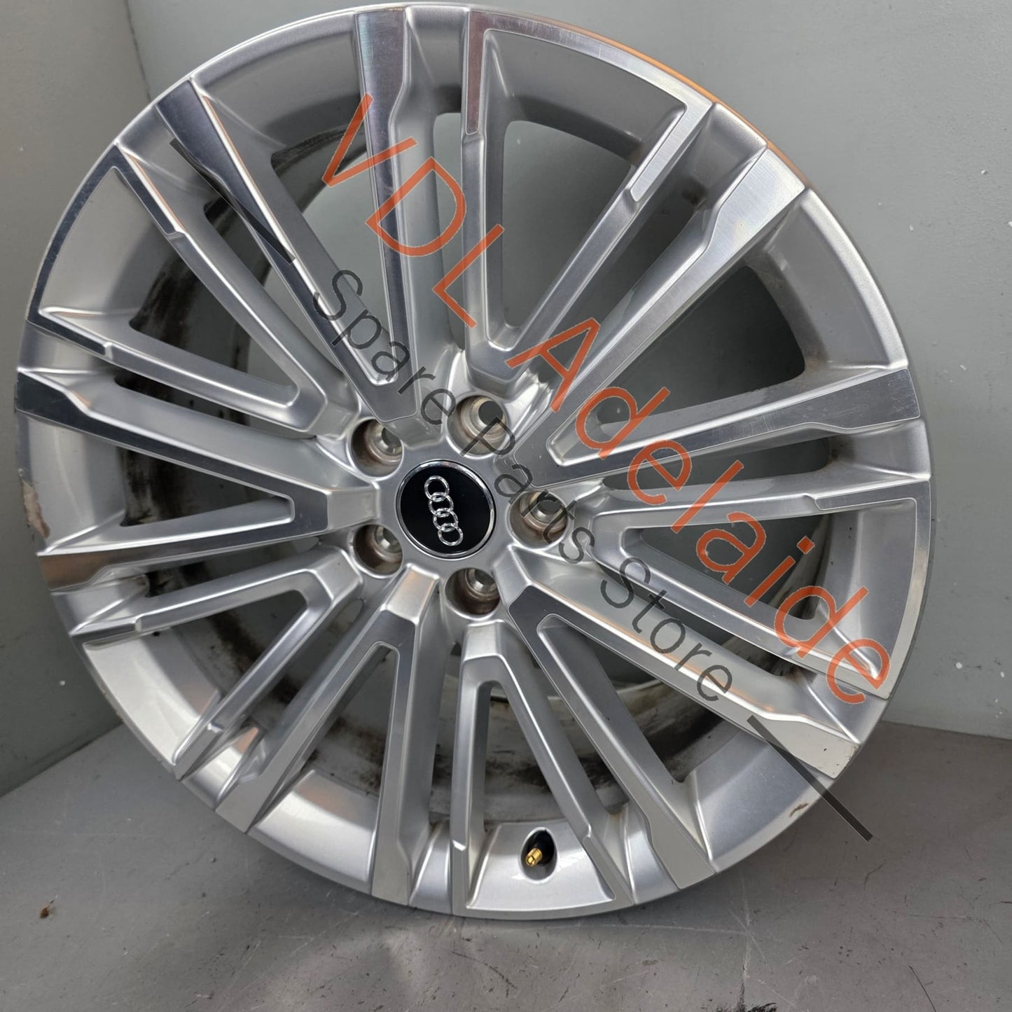 8W0601025BE   Audi A4 S4 B9 Alloy Wheel 19 x 8.5 8W0601025BE Genuine OEM