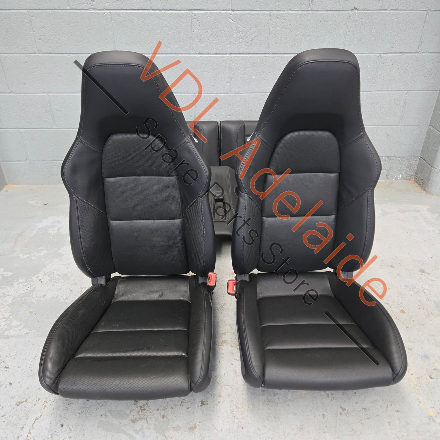 99152114105GDC 99152116142GDC   Porsche 911 991.1 GTS Heated Ventilated premium sport seat set in full leather