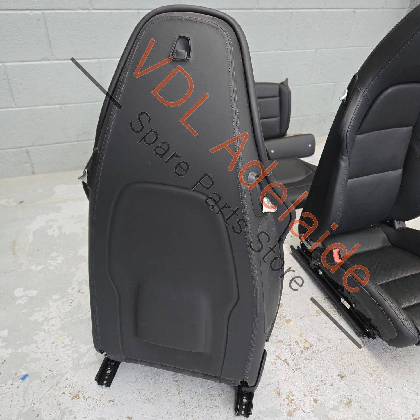 99152114105GDC 99152116142GDC   Porsche 911 991.1 GTS Heated Ventilated premium sport seat set in full leather