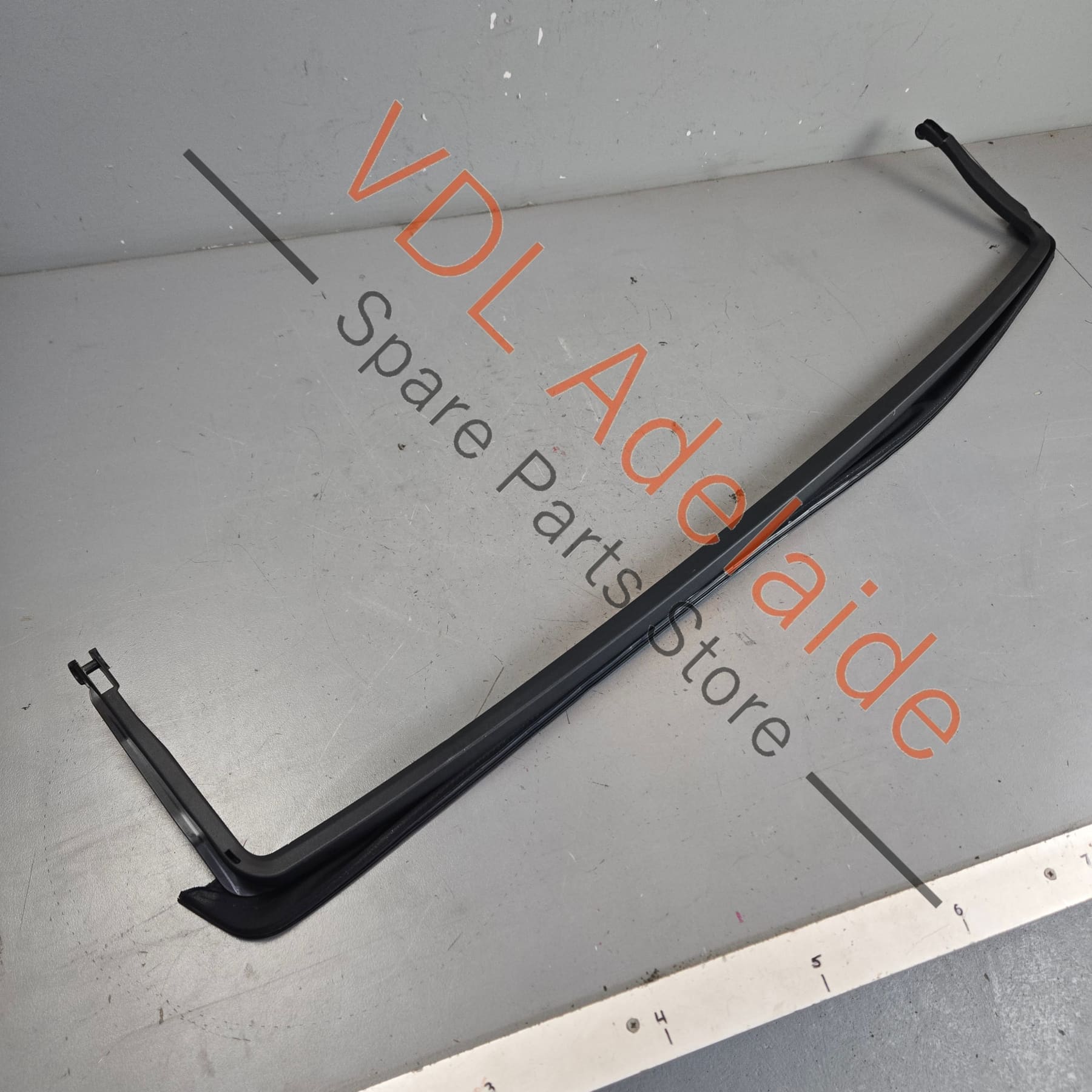 9P1898511 99156616100   Porsche 911 991 Sunroof Wind Shield Deflector 99156616100 9P1898511