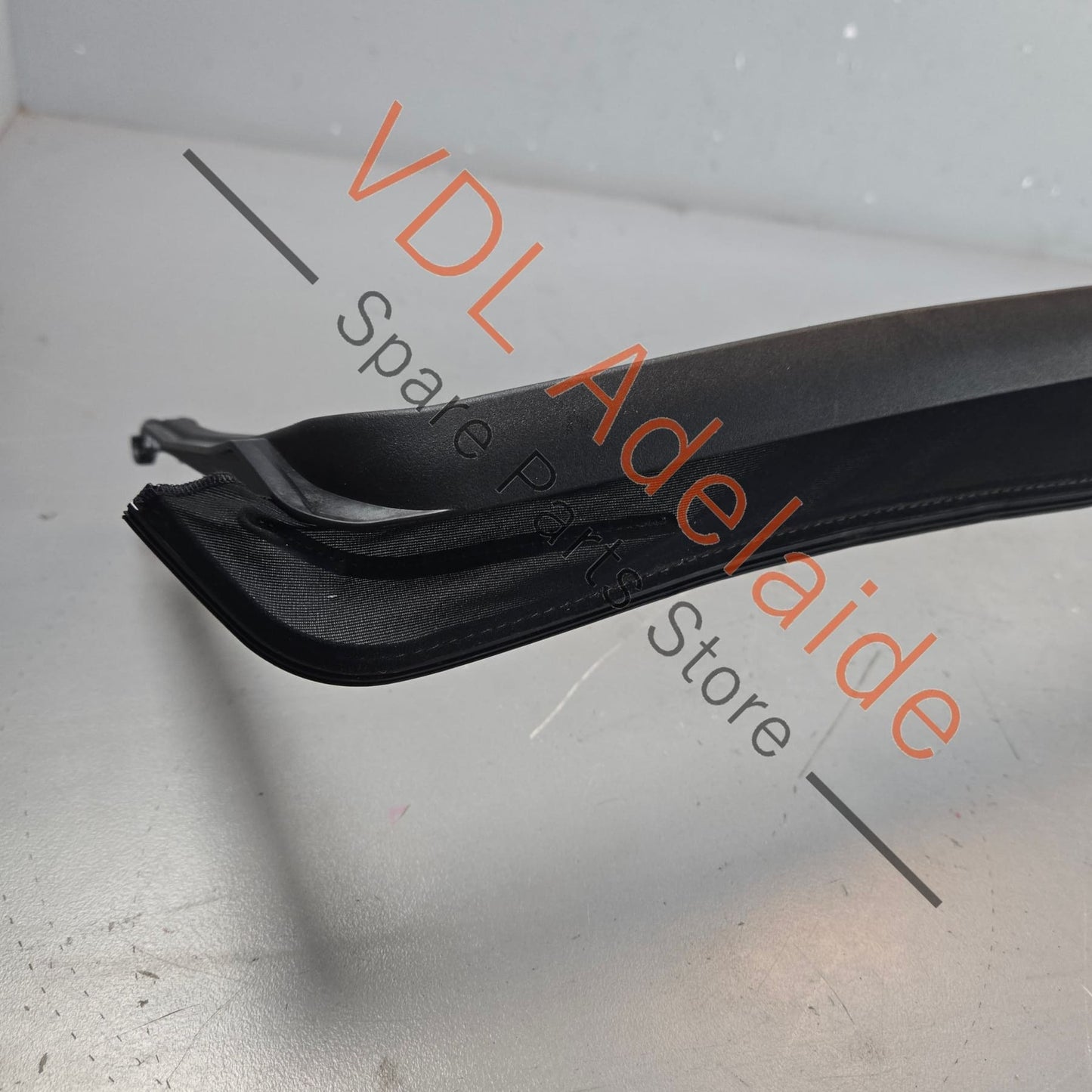 9P1898511 99156616100   Porsche 911 991 Sunroof Wind Shield Deflector 99156616100 9P1898511