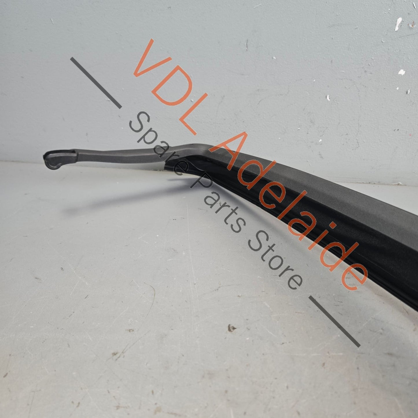 9P1898511 99156616100   Porsche 911 991 Sunroof Wind Shield Deflector 99156616100 9P1898511