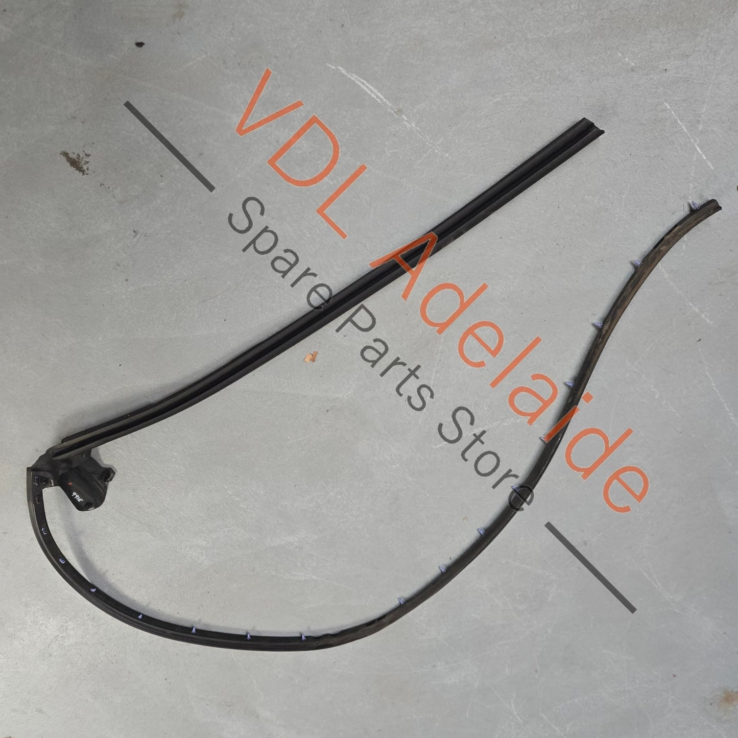 99153737802    Porsche 911 991 Door Seal Gasket Weather Strip Rubber Right 99153737802