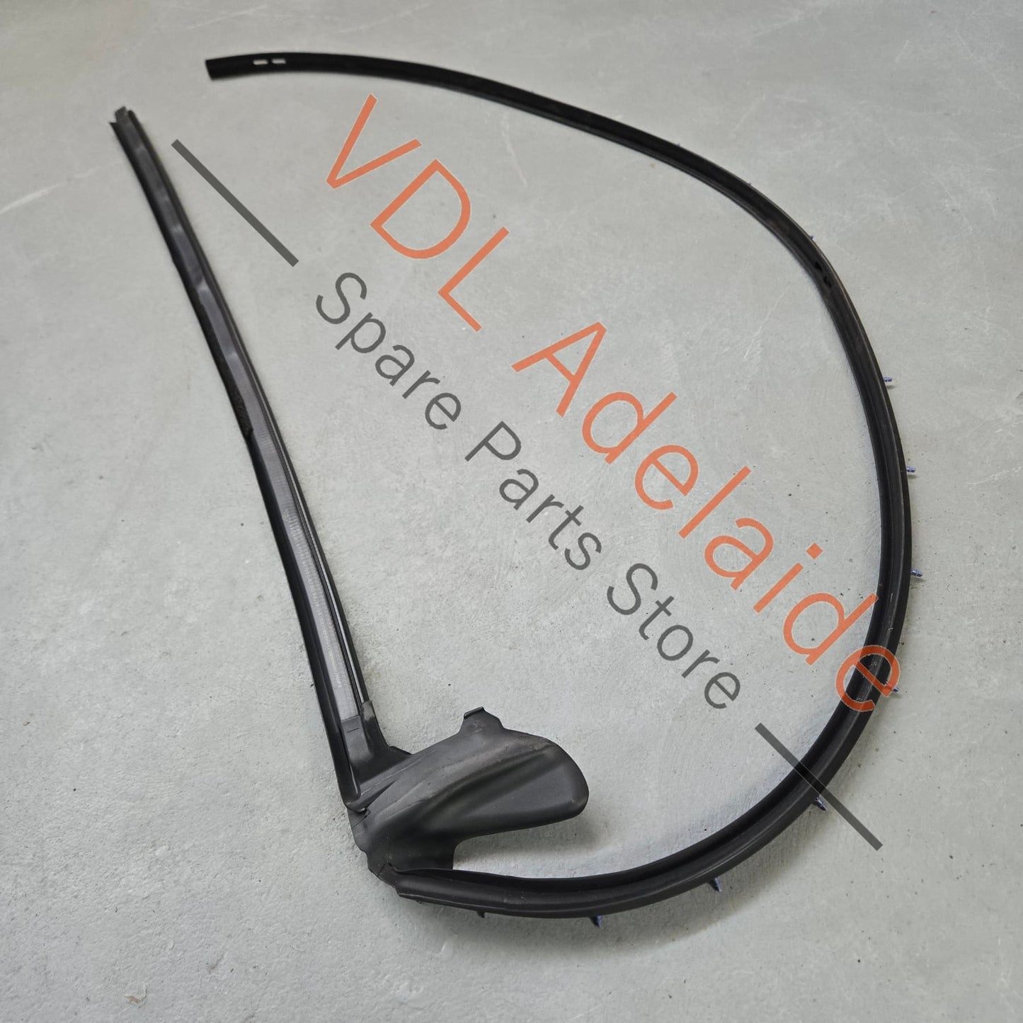 99153737702    Porsche 911 991 Door Seal Gasket Weather Strip Rubber Left 99153737702
