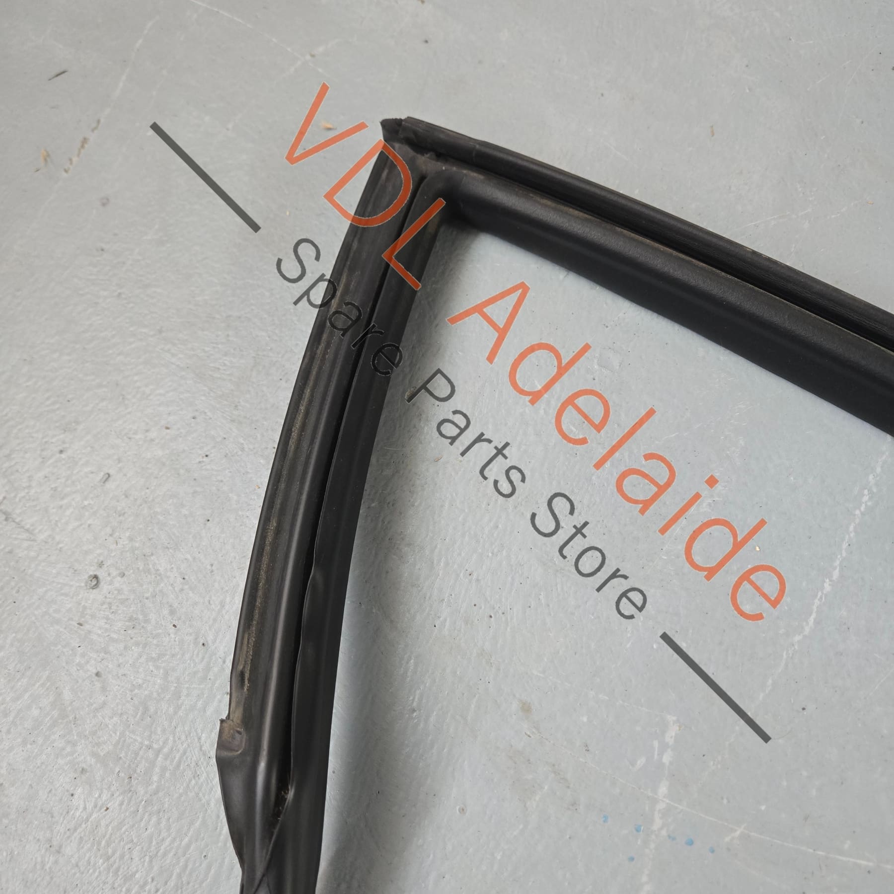 99153707610    Porsche 911 991 Coupe Right Side Inner Door Seal Rubber 99153707610