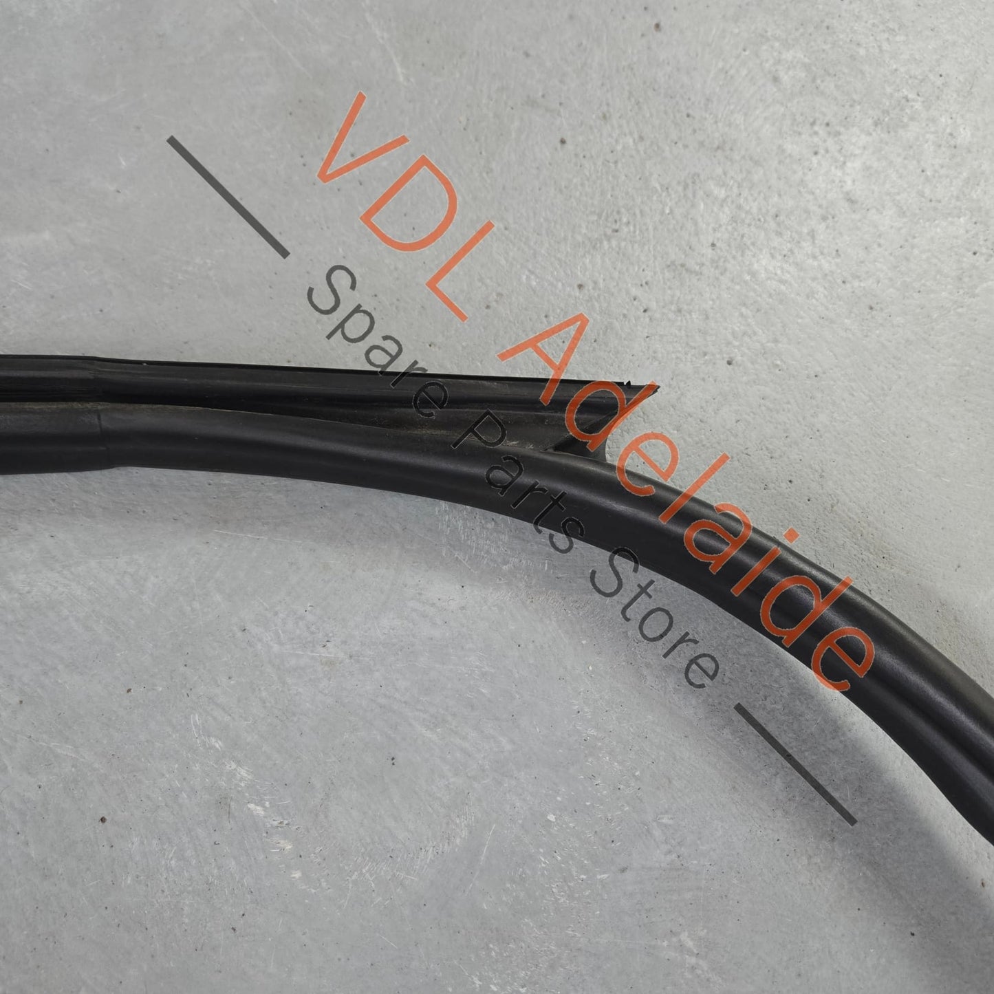 99153707610    Porsche 911 991 Coupe Right Side Inner Door Seal Rubber 99153707610