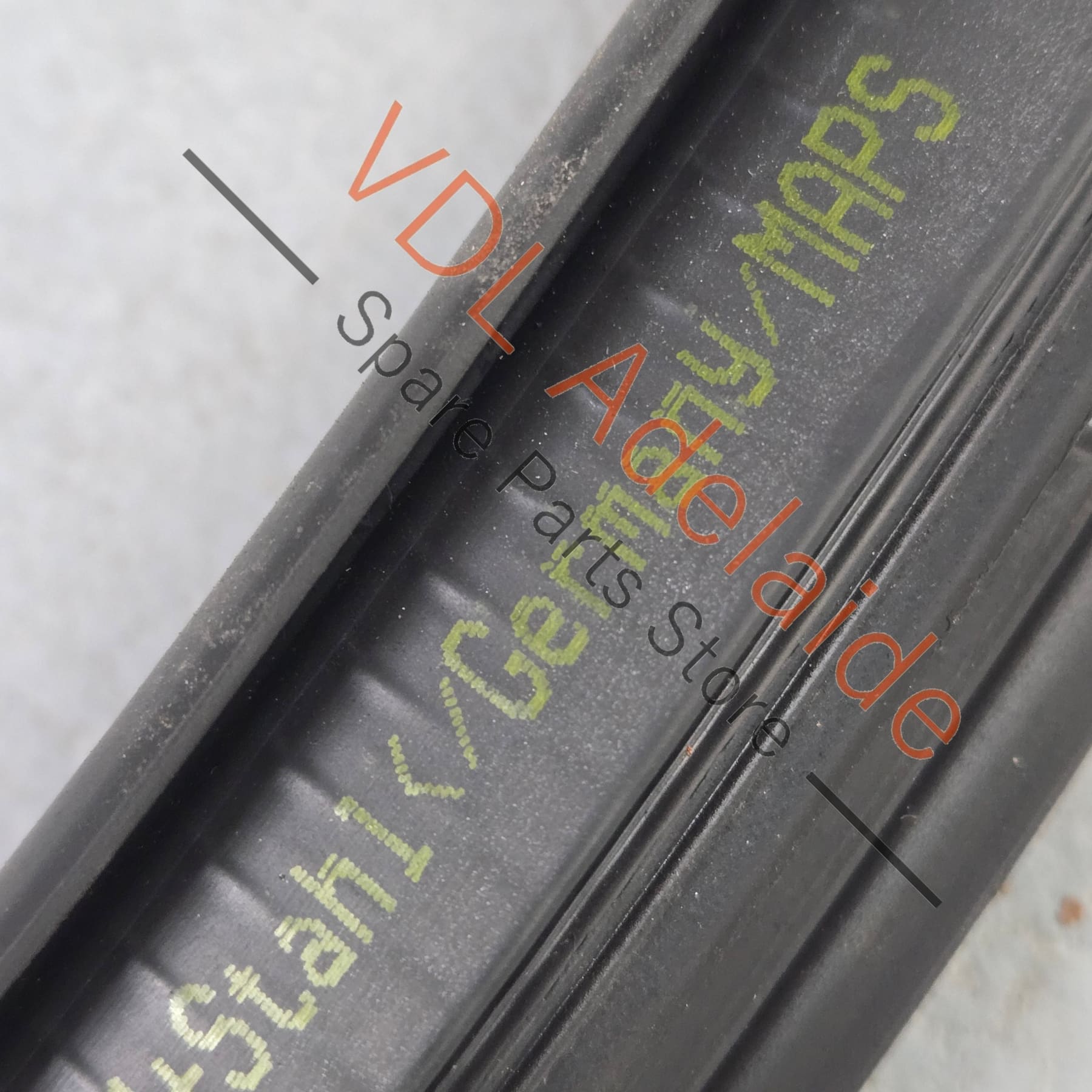 99153707610    Porsche 911 991 Coupe Right Side Inner Door Seal Rubber 99153707610
