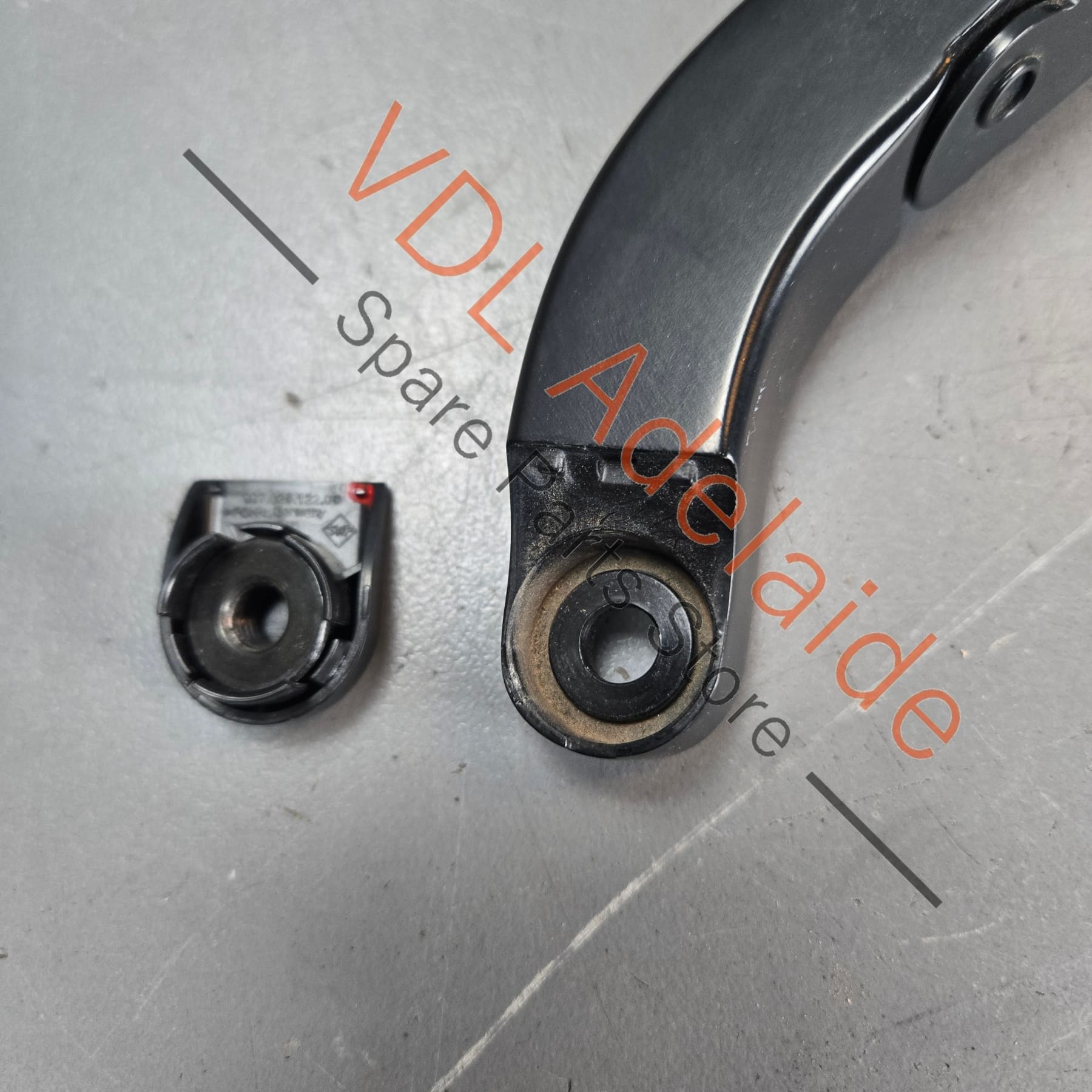 9P1955707 99162818100   Porsche 911 Rear Windscreen Wiper Arm 99162818100 9P1955707