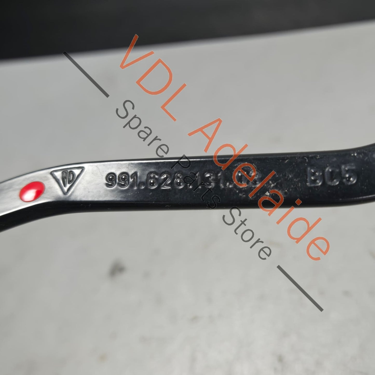 99162813201 99162813103   Porsche 911 Boxster Cayman Front Windscreen Wiper Set 99162813103 99162813201