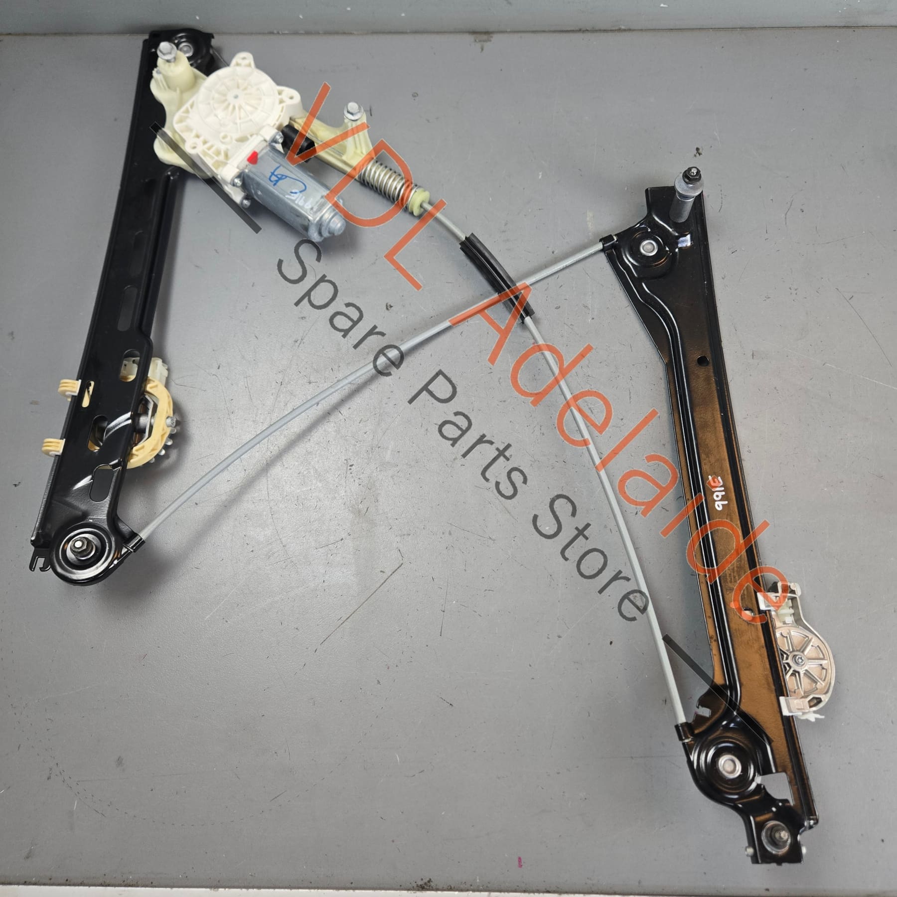 99154297501    Porsche 911 Left Window Regulator 99154297501 99154297500