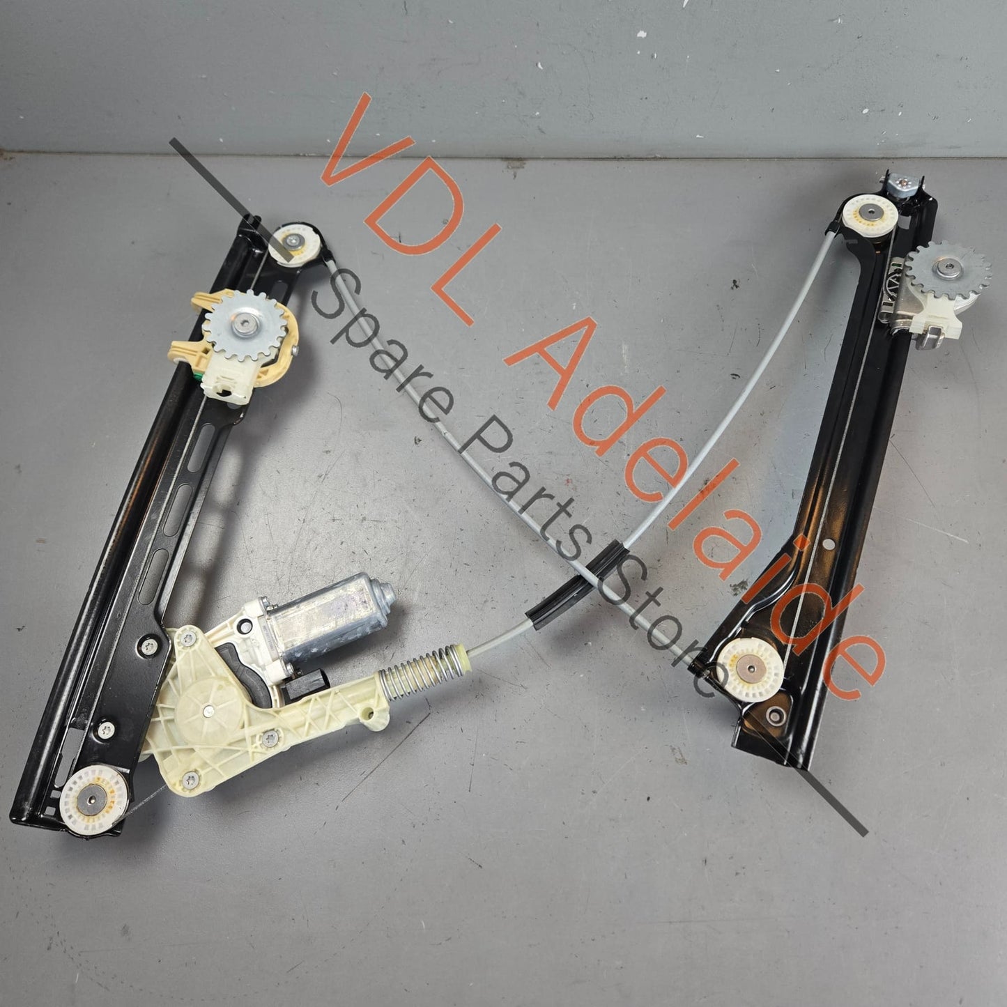 99154297501    Porsche 911 Left Window Regulator 99154297501 99154297500