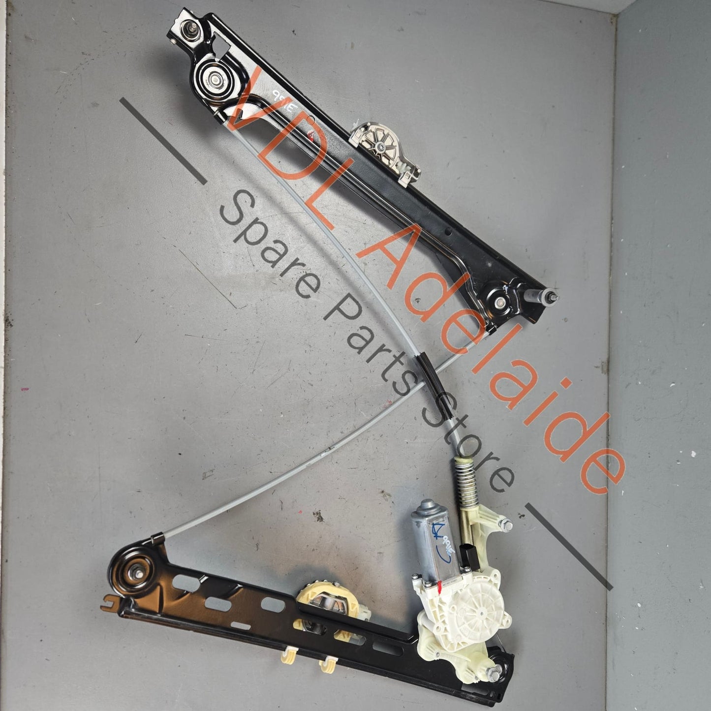 99154297601    Porsche 911 Right Window Regulator 99154297601 99154297600