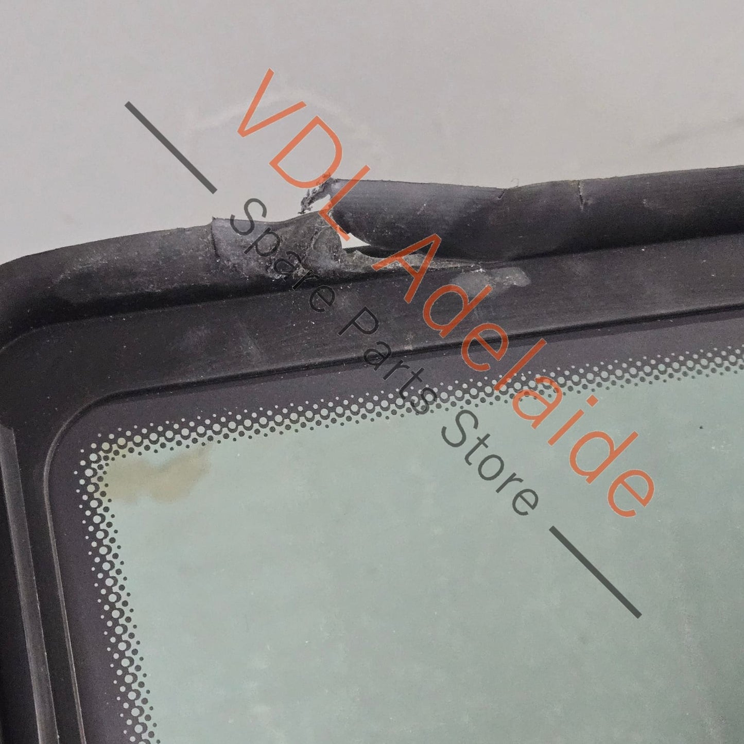 99154311210 9915431121603C   Porsche 911 991 Right Side Quarter Window 99154311210 99154311216 03C