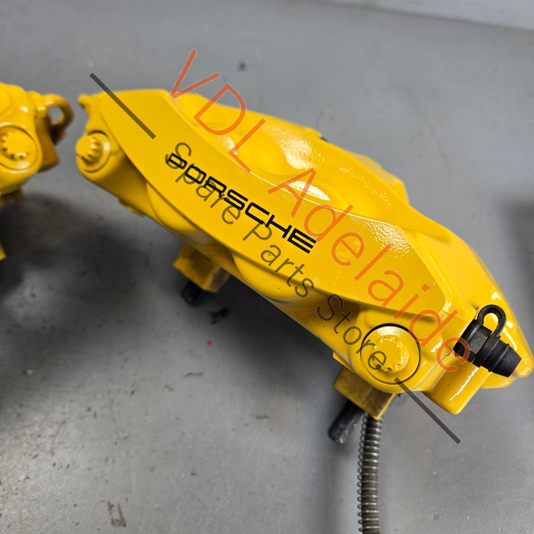 99135242532 99135242532 99135242530 99135242630 Porsche 911 Carbon Ceramic PCCB Rear Brake Caliper Set 99135242532 99135242532