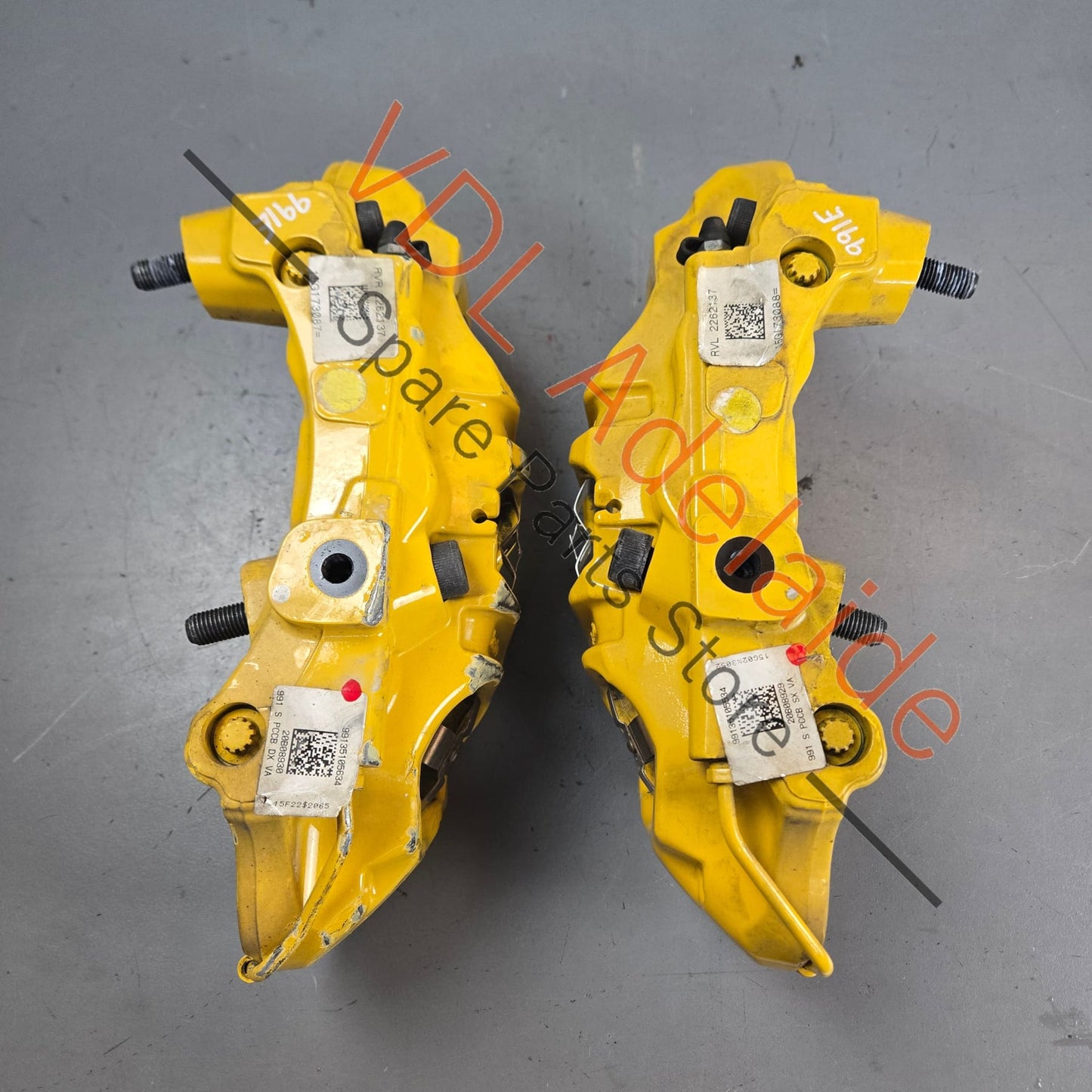 99135142534 99135142634 99135142531 99135142631 Porsche 911 Carbon Ceramic PCCB Front Brake Caliper Set 99135142534 99135142634
